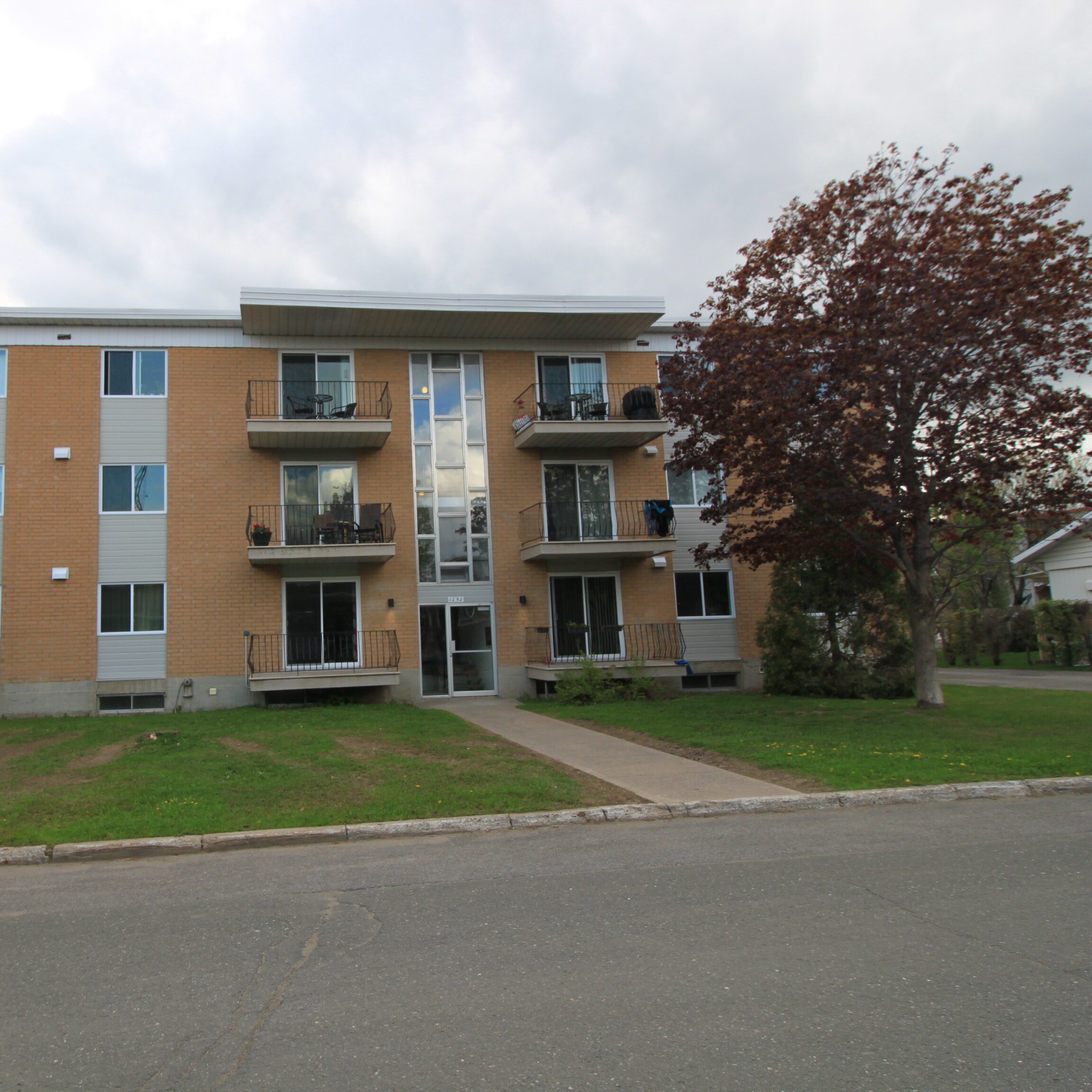 1292 Rue Arthur-Labrie #8