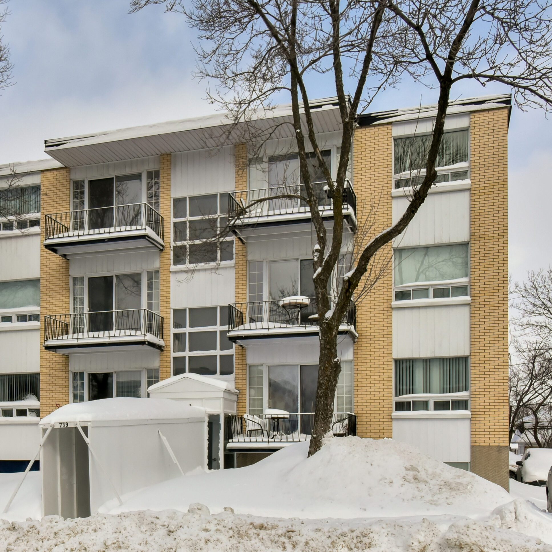 739 Avenue du Chanoine-Scott #4 739 Avenue du Chanoine-Scott #4