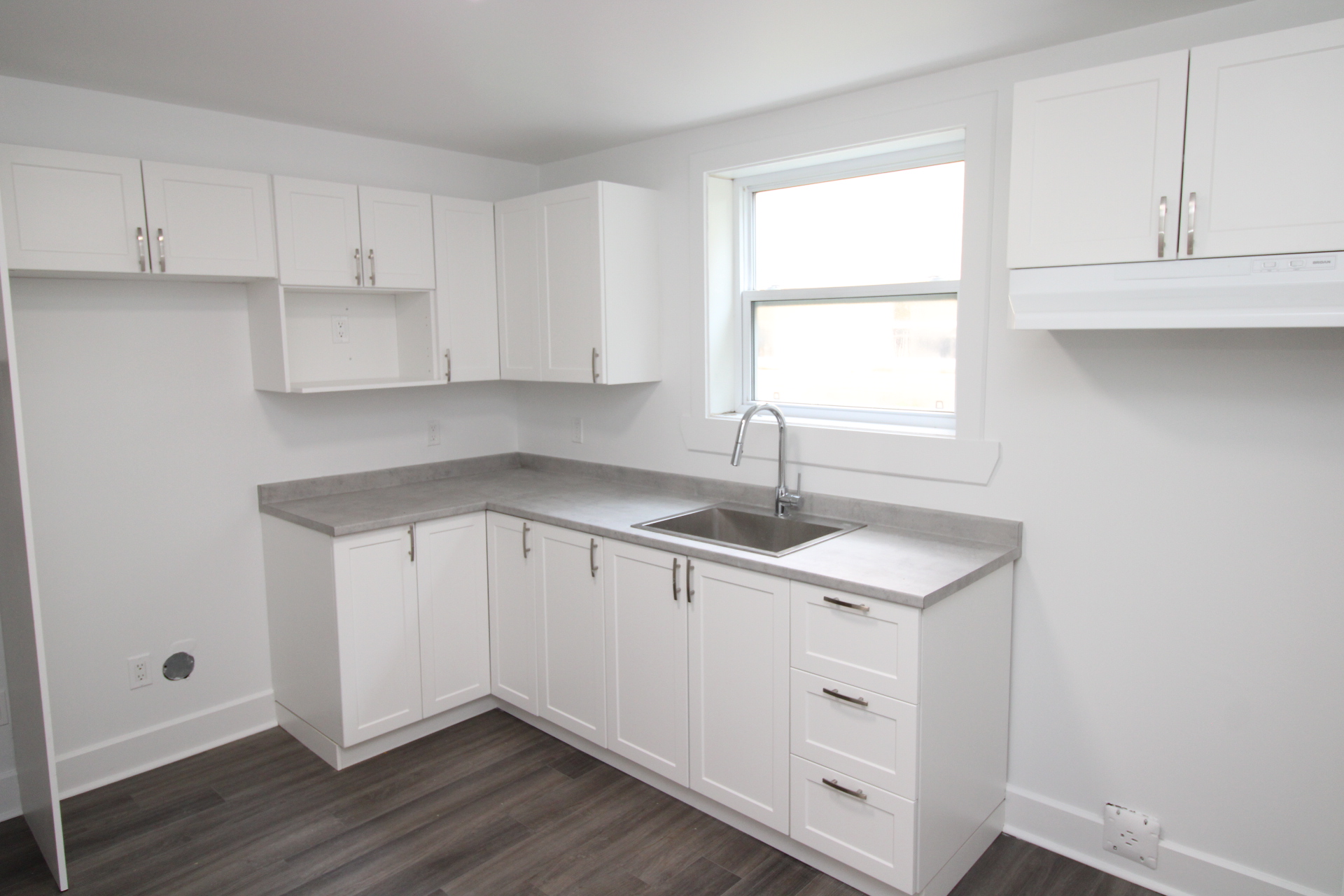 301 Rue des Lilas Est, Québec, QC, Canada — photo 1