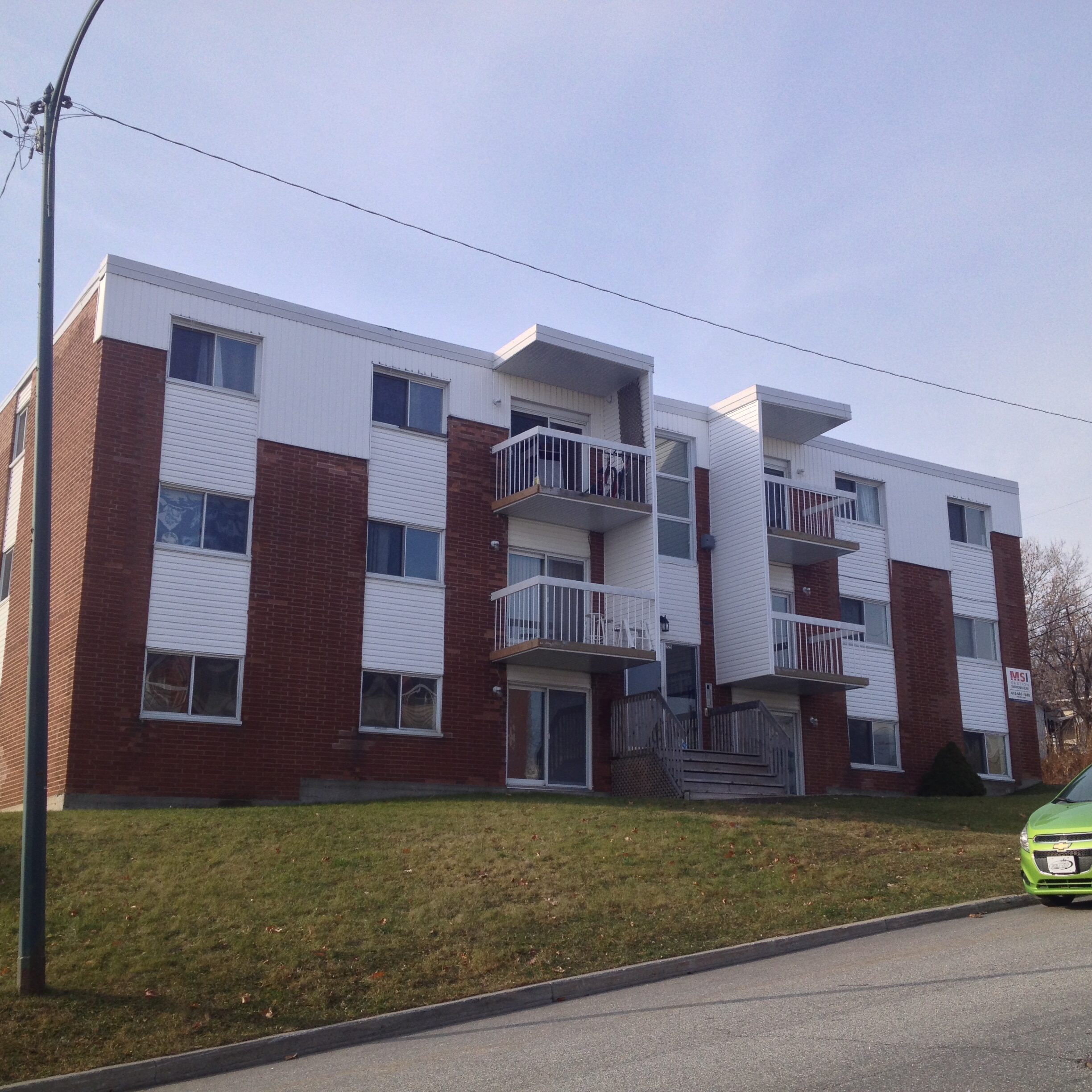 1225 Rue de la Colline #14