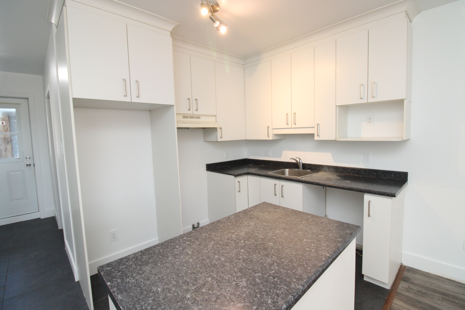 664 Première Avenue, Québec, QC, Canada — photo 1
