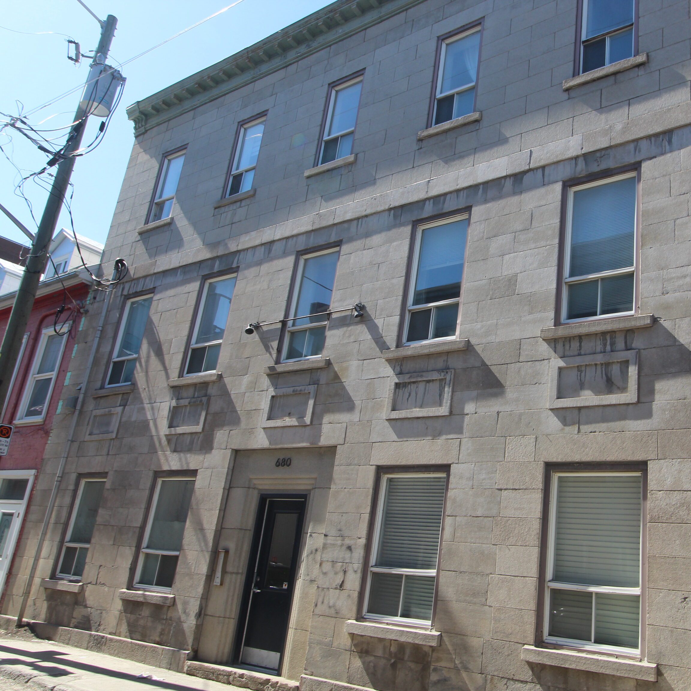 680 Rue Saint-François E #1