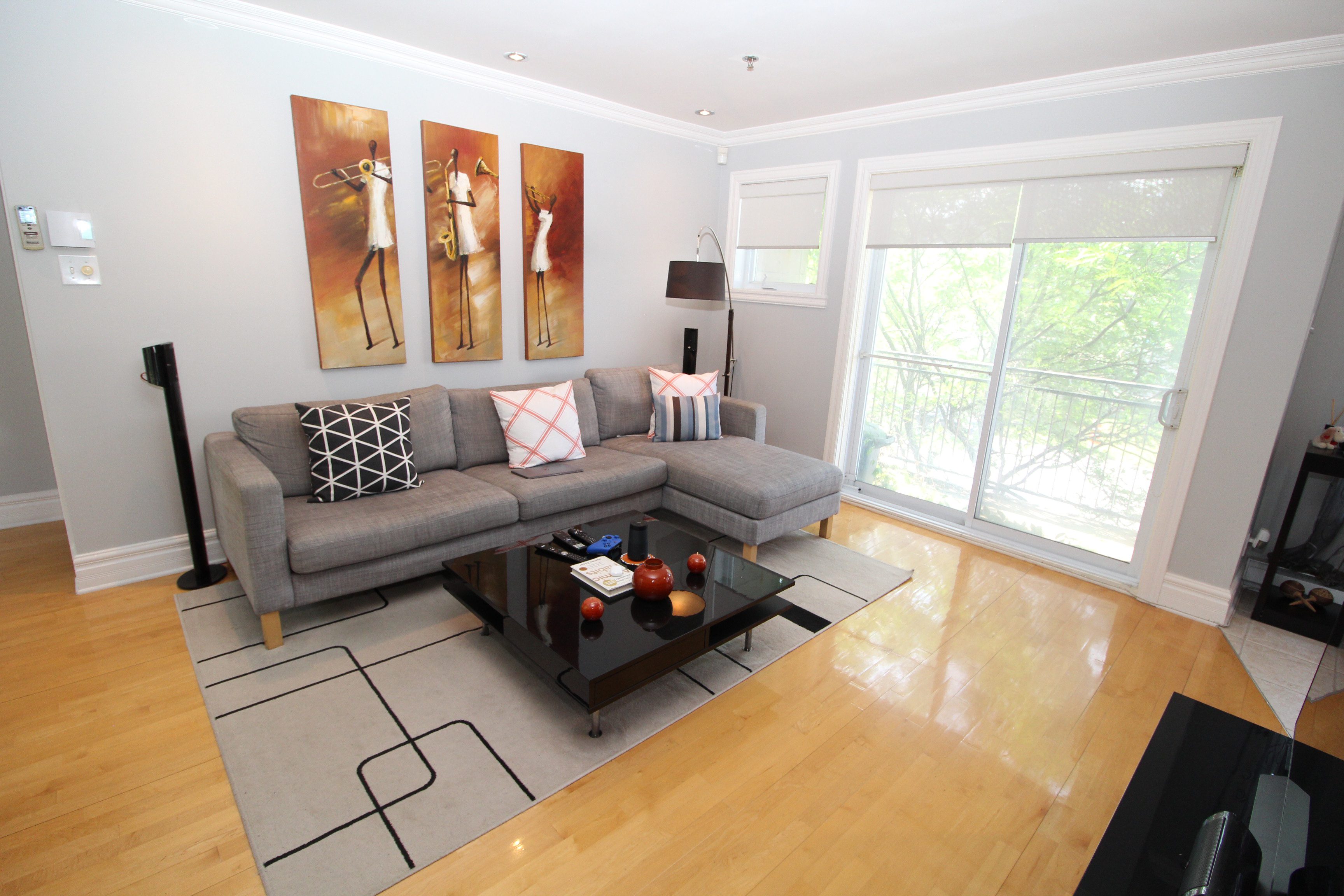 1020 Rue Saint-Antoine Est, Montréal, QC, Canada — photo 1