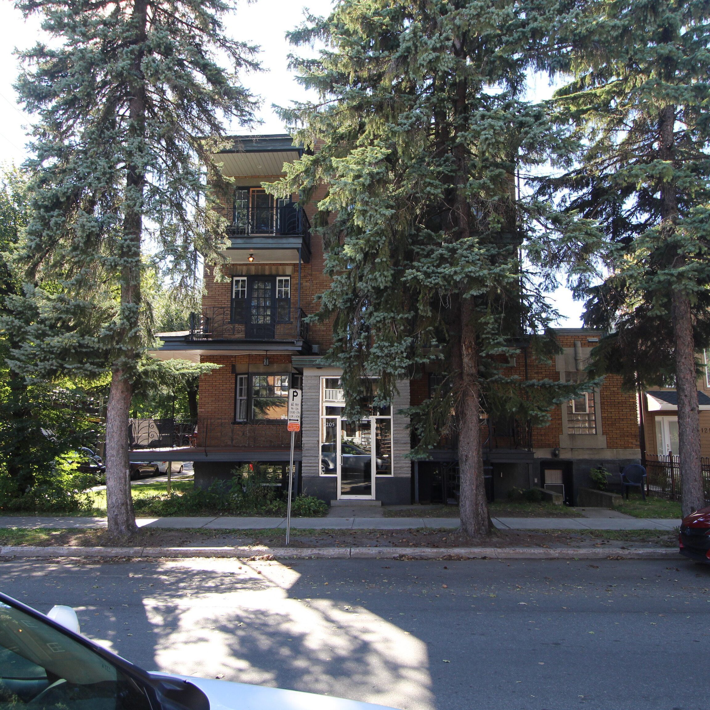 1205 2e Avenue #4