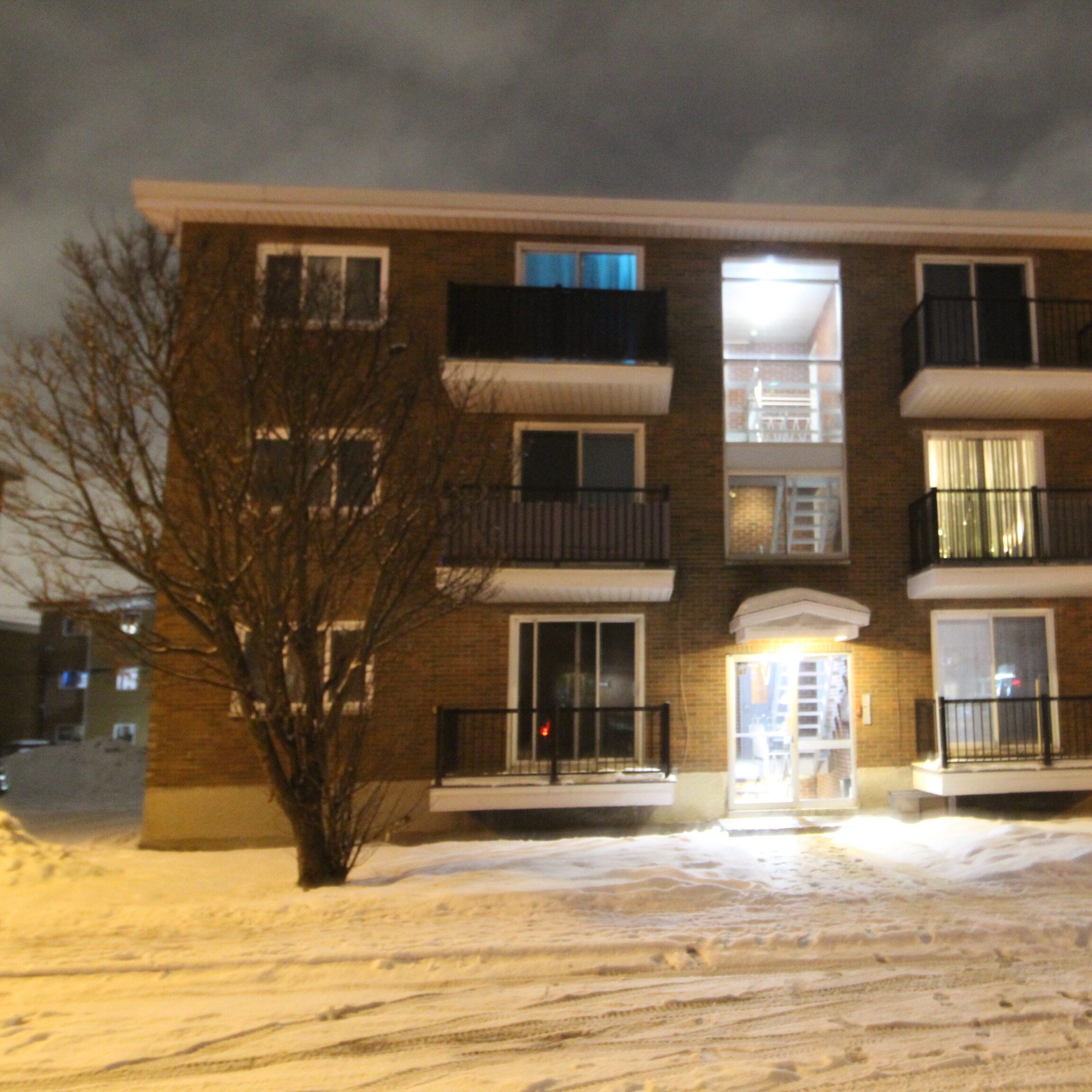 242 Avenue Chanoine-Côté #1