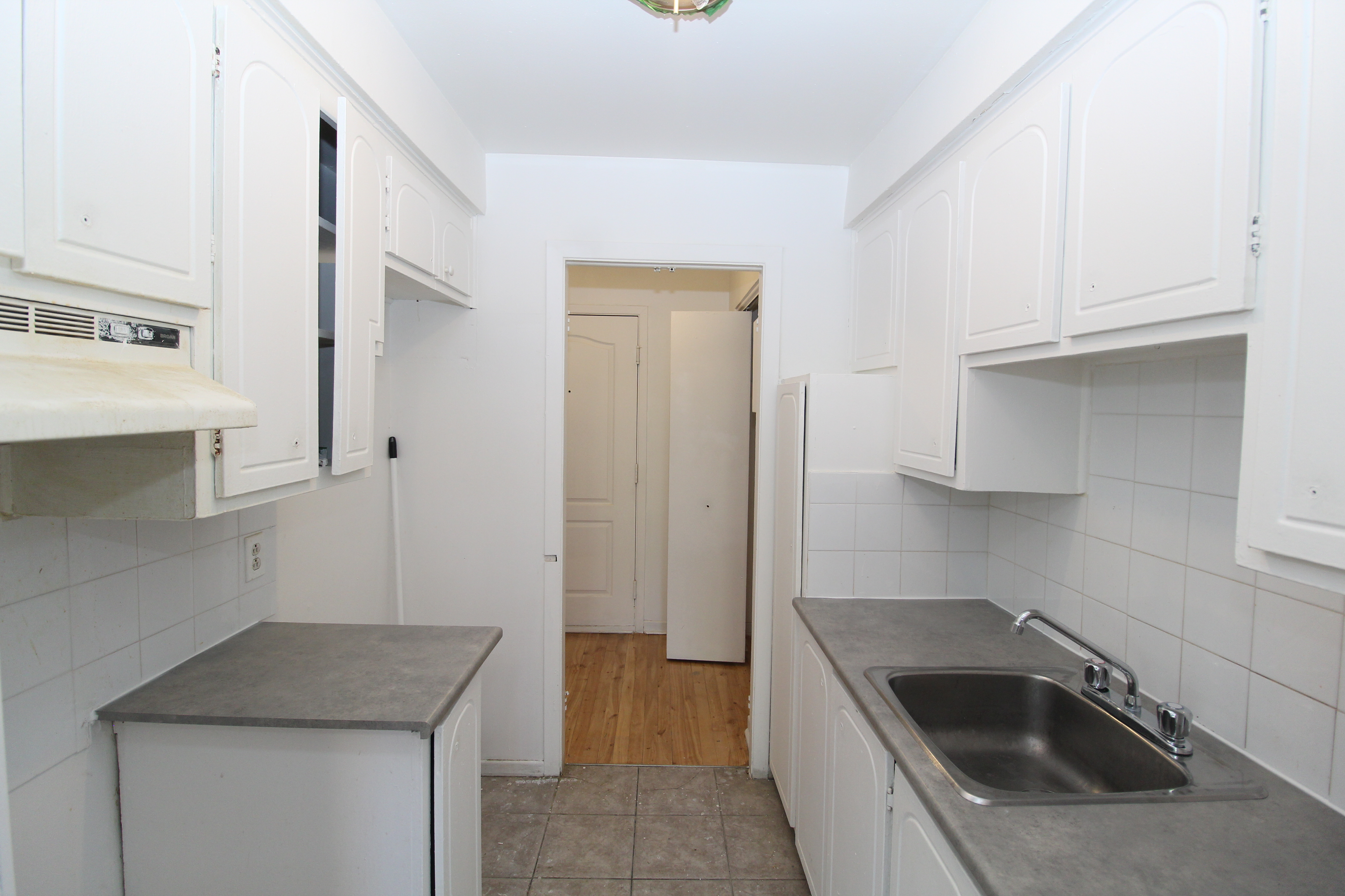 10160 Avenue Papineau, Montréal, QC, Canada — photo 1
