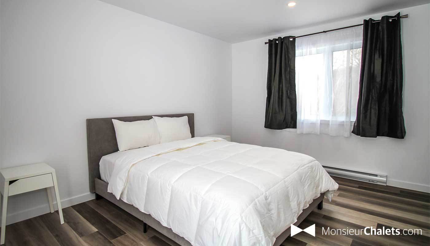 172-full-screen-slideshow-locationchaletcharlevoix01