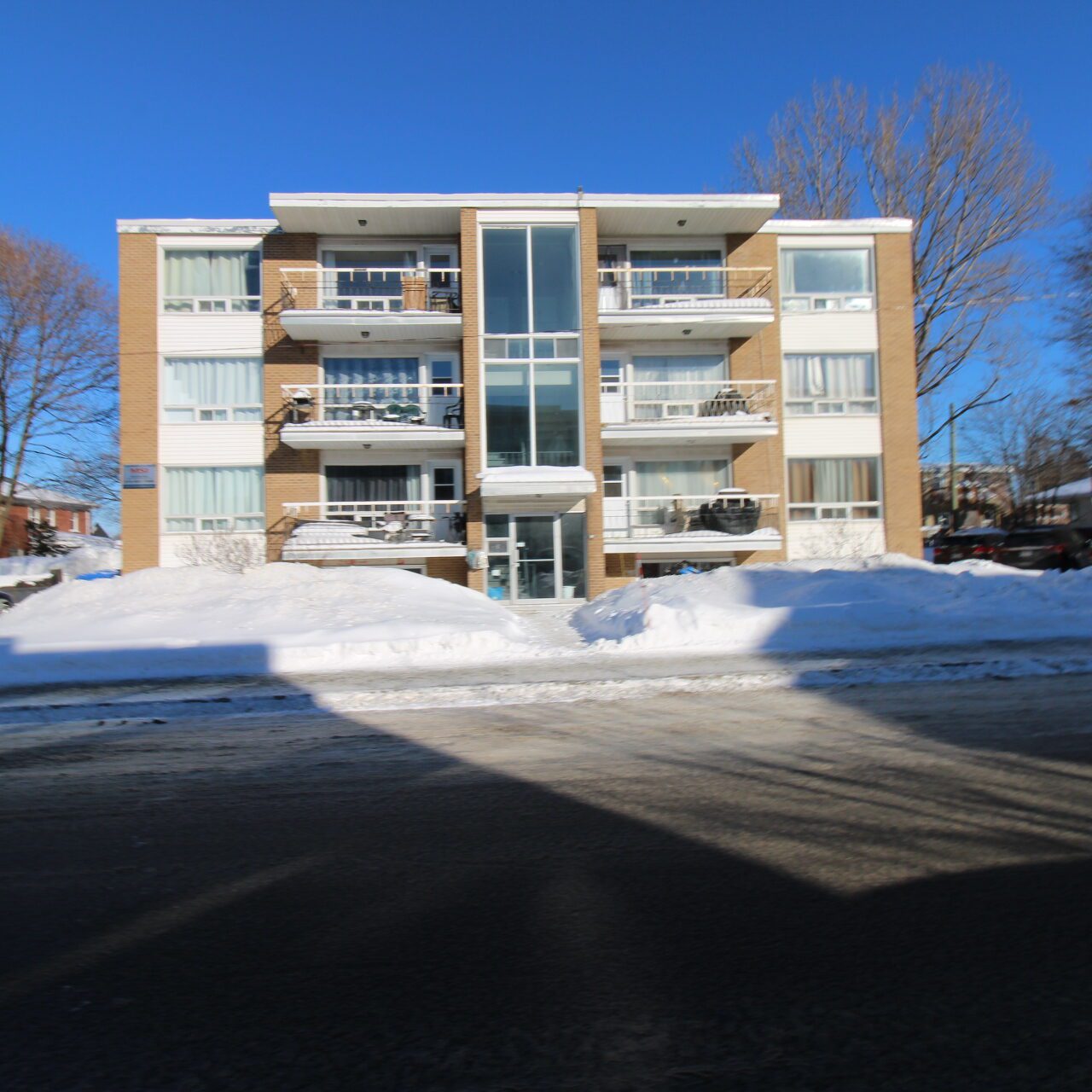 875 Rue Isidore-Garon #4