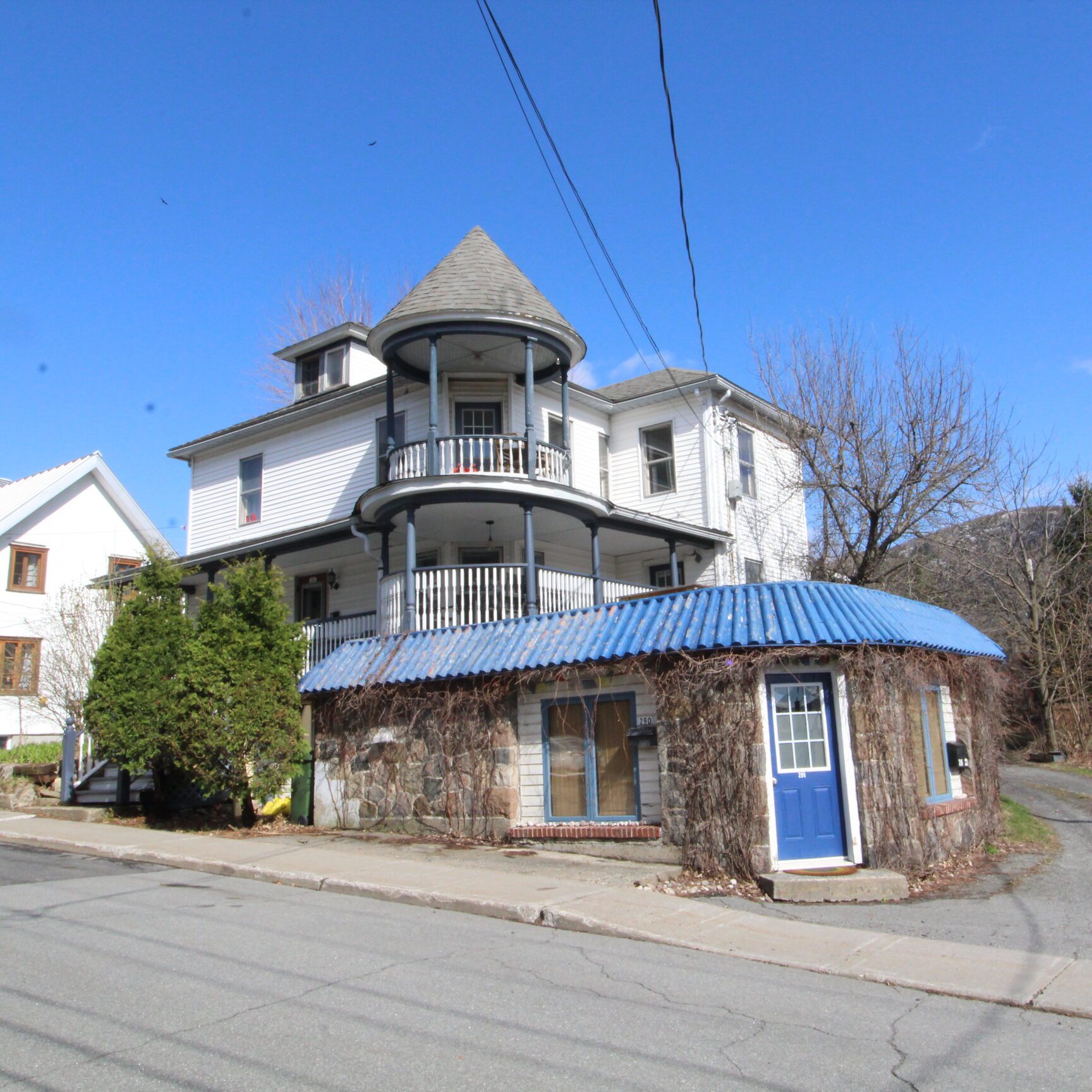 292 Rue Saint-Hippolyte