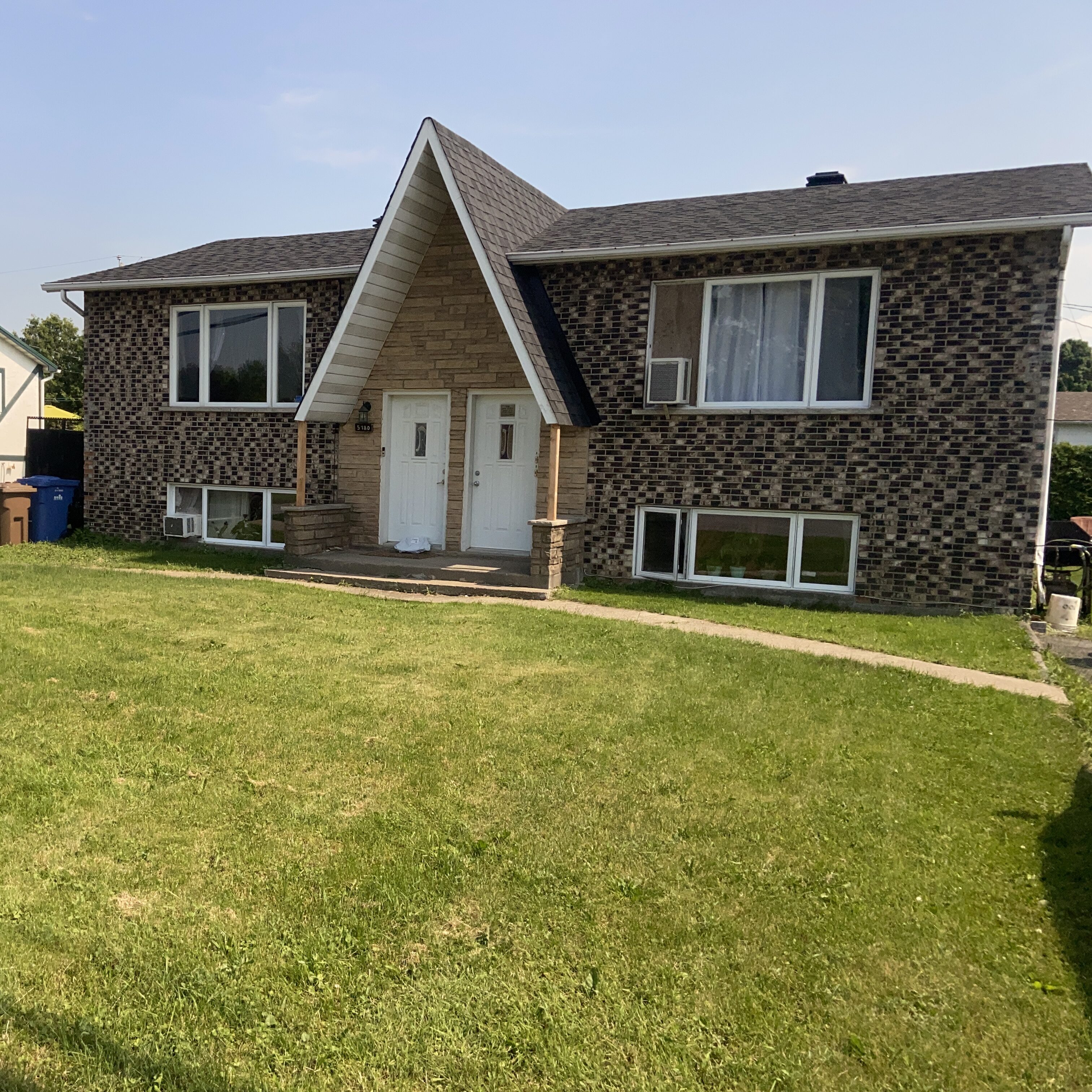 5180, boul. Hébert #B