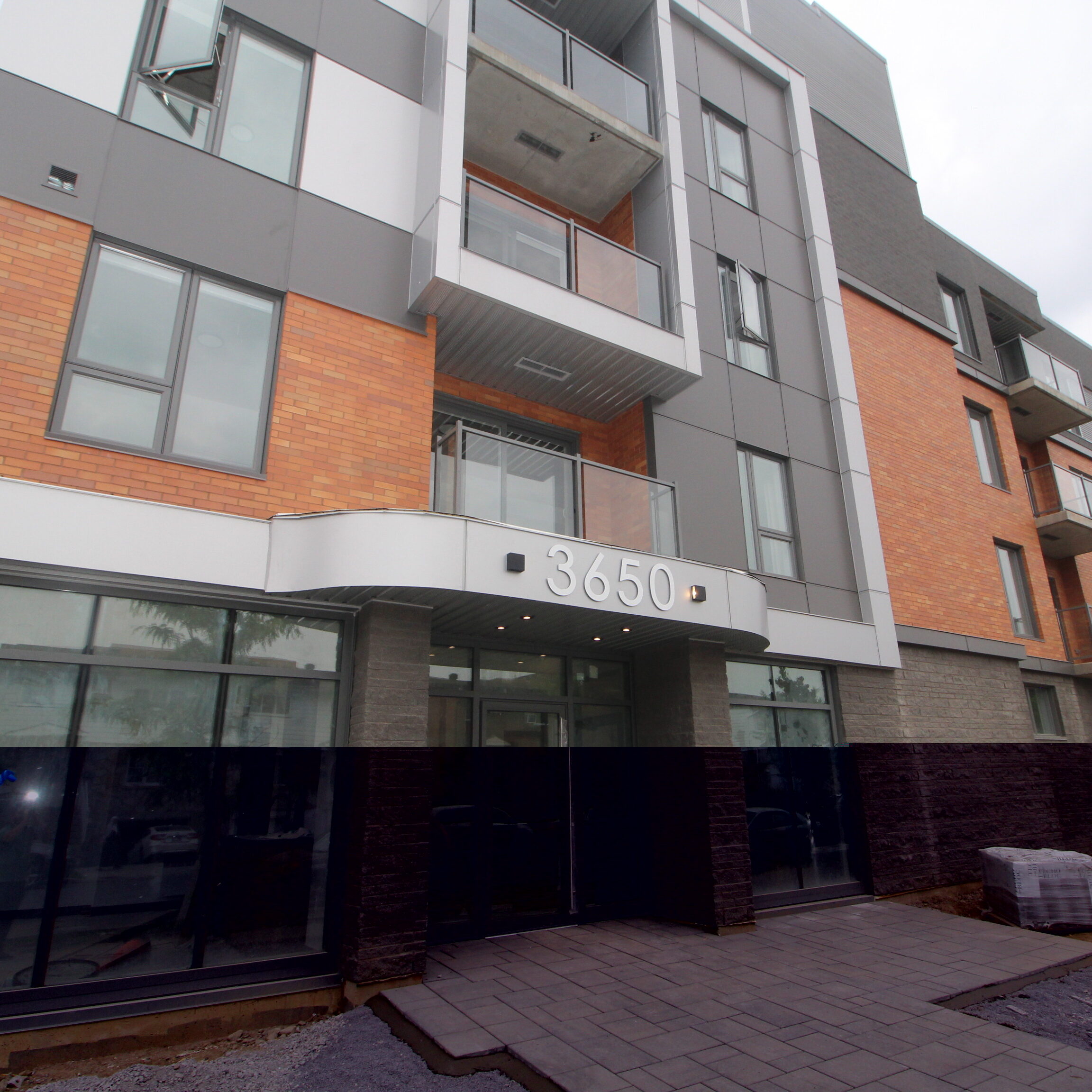 3650 Boulevard Perron