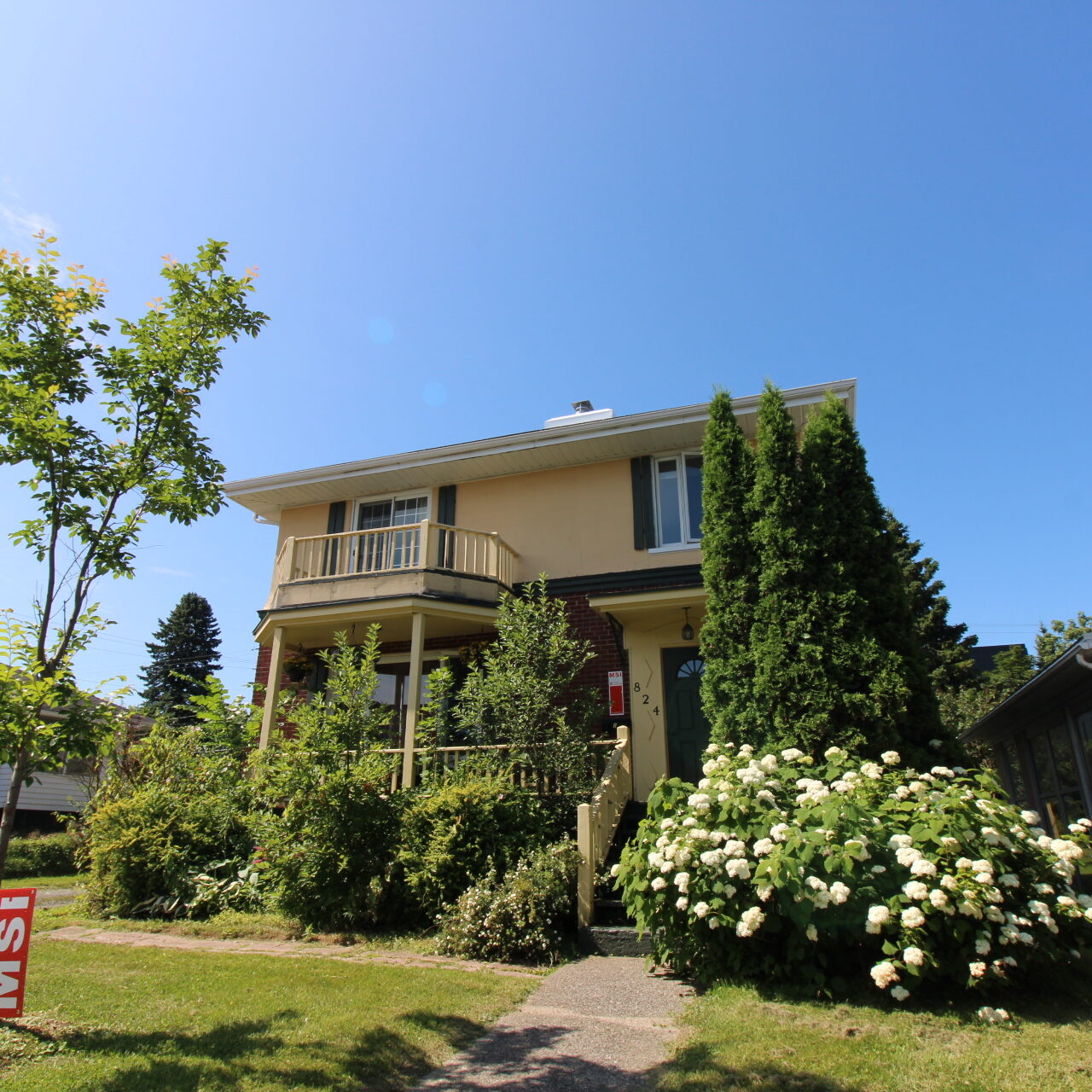 824 Rue Isidore-Garon #2