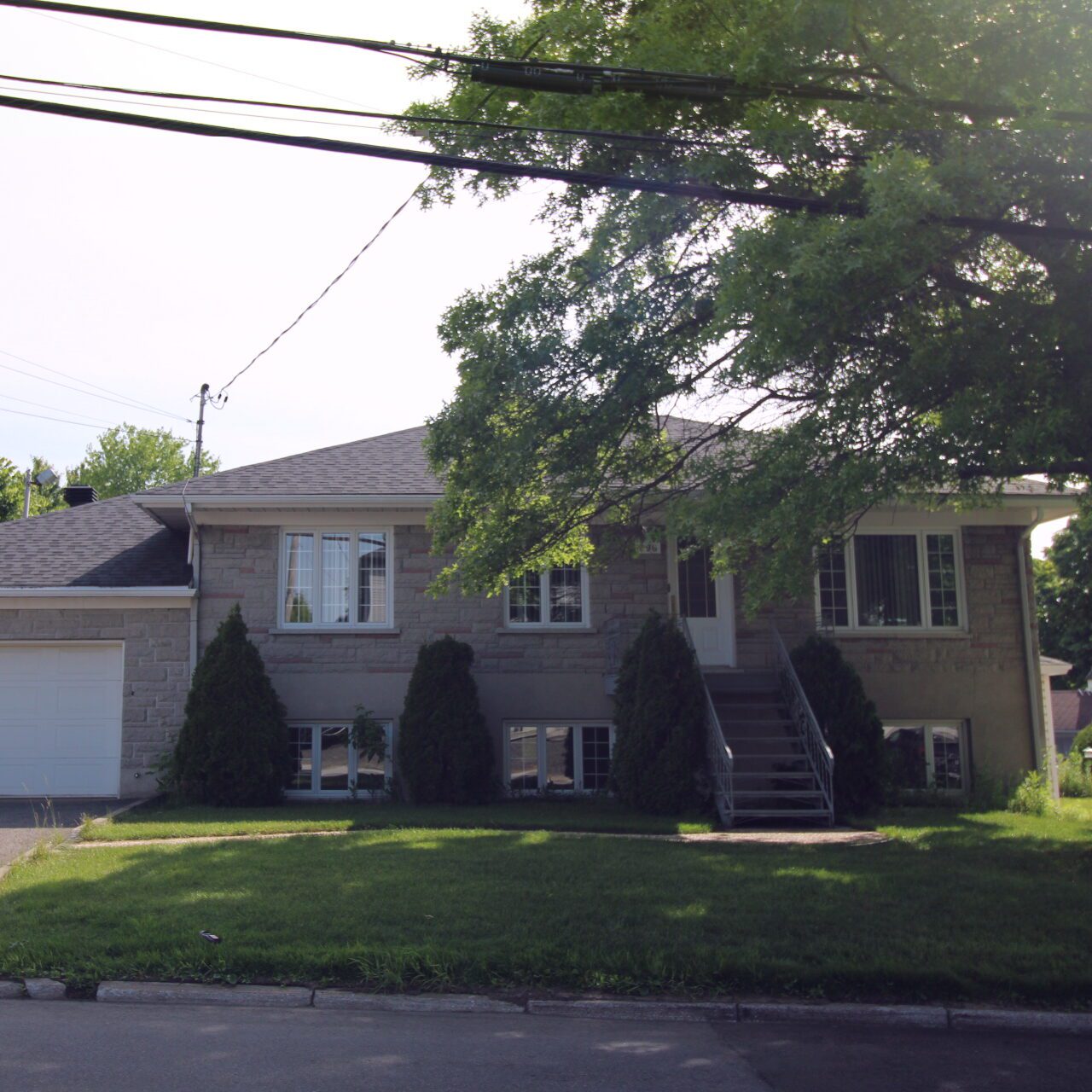 894 Avenue du Bourg-Royal 894 Avenue du Bourg-Royal