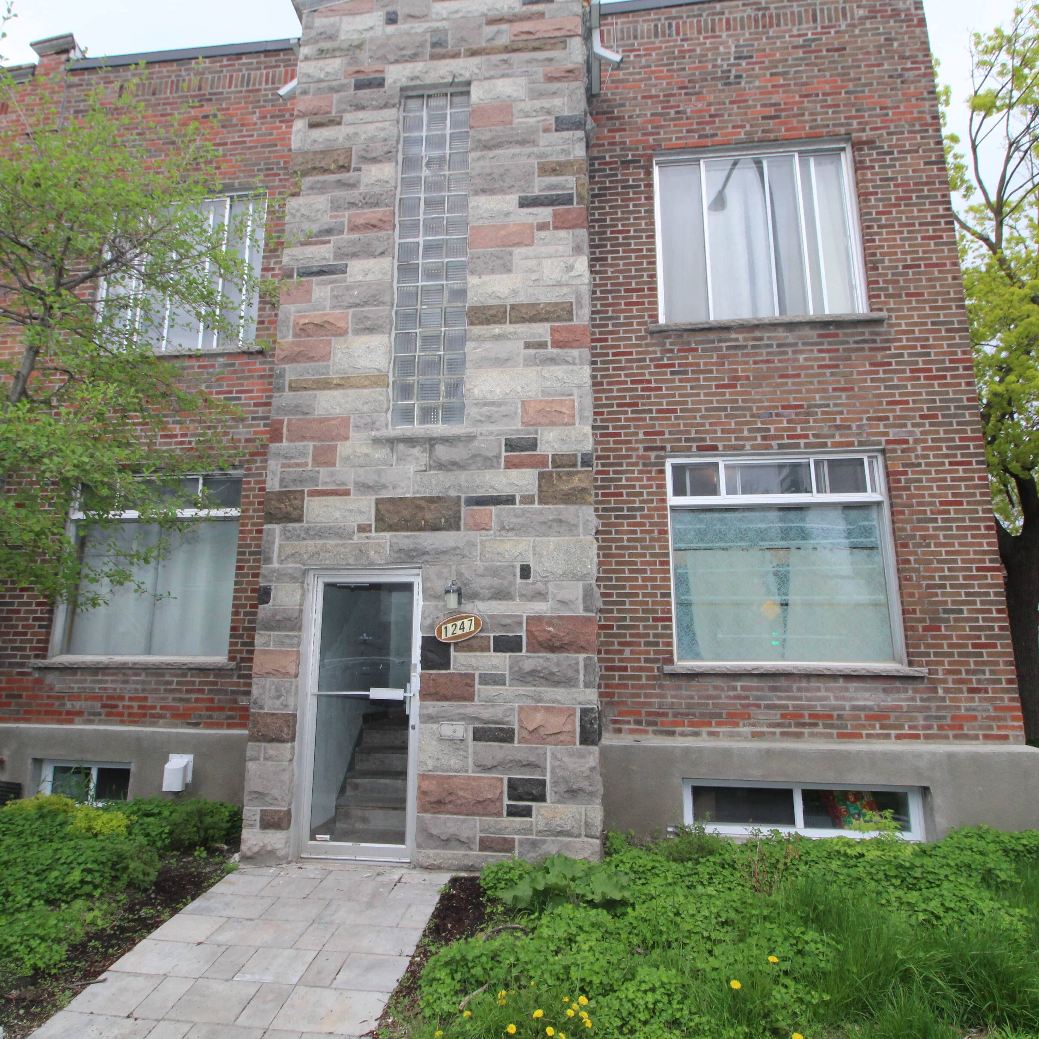 1247 Jean Talon Est #3 1247 Jean Talon Est #3