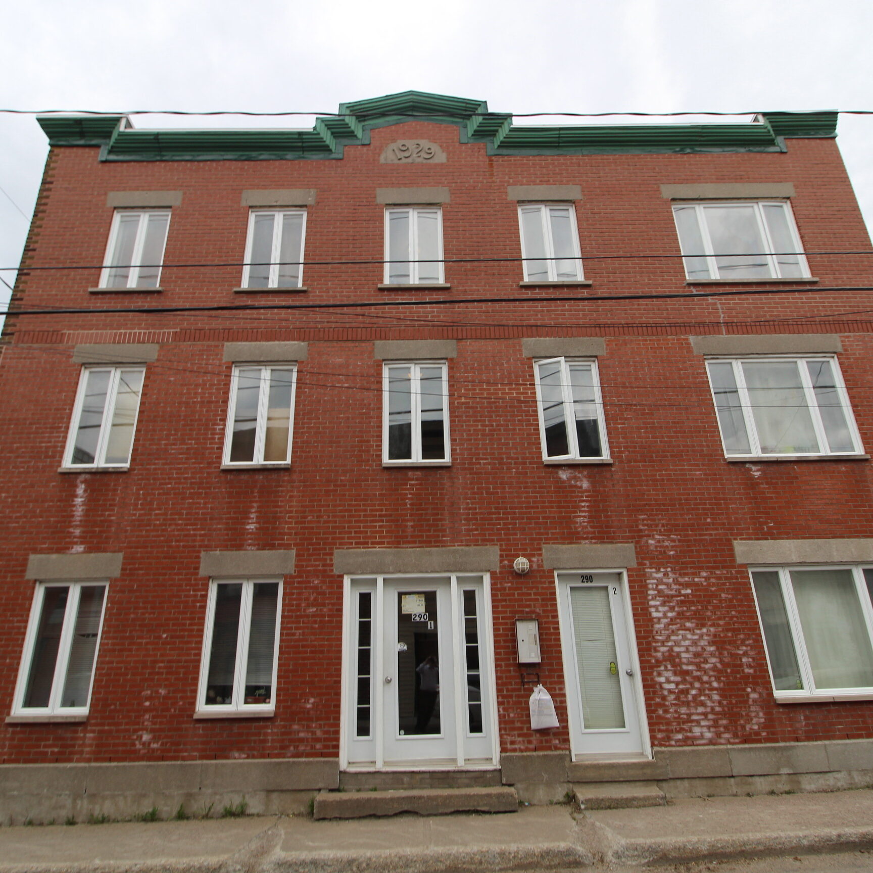 290 Rue Saint-Germain #1