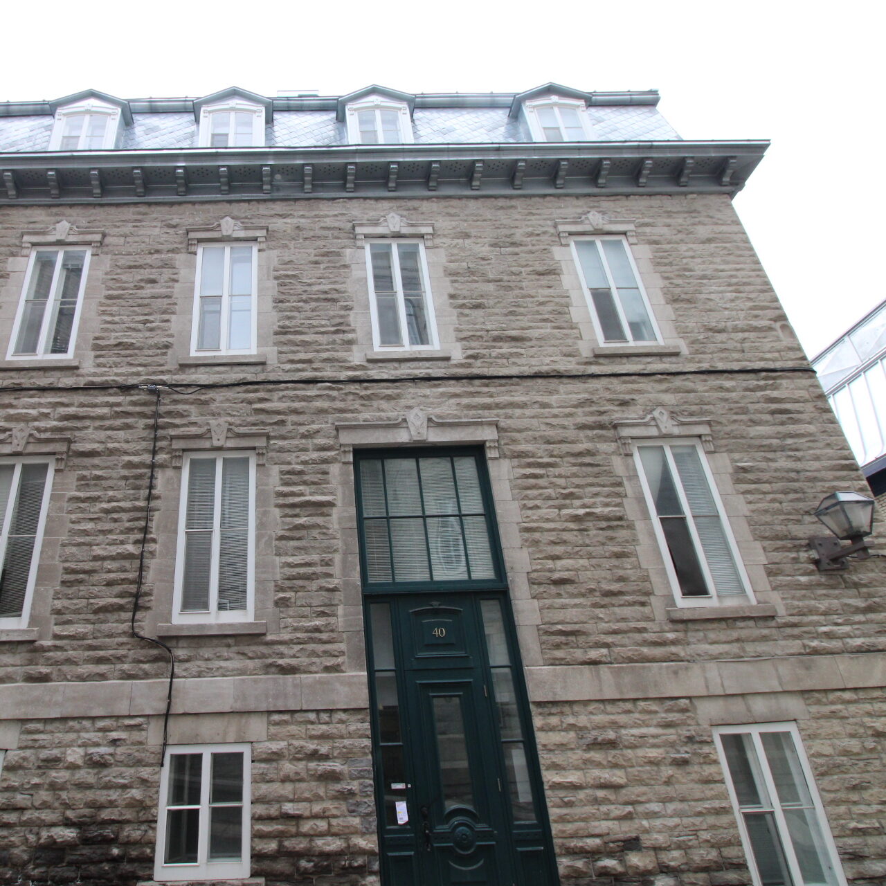40 Rue Sainte-Famille #4