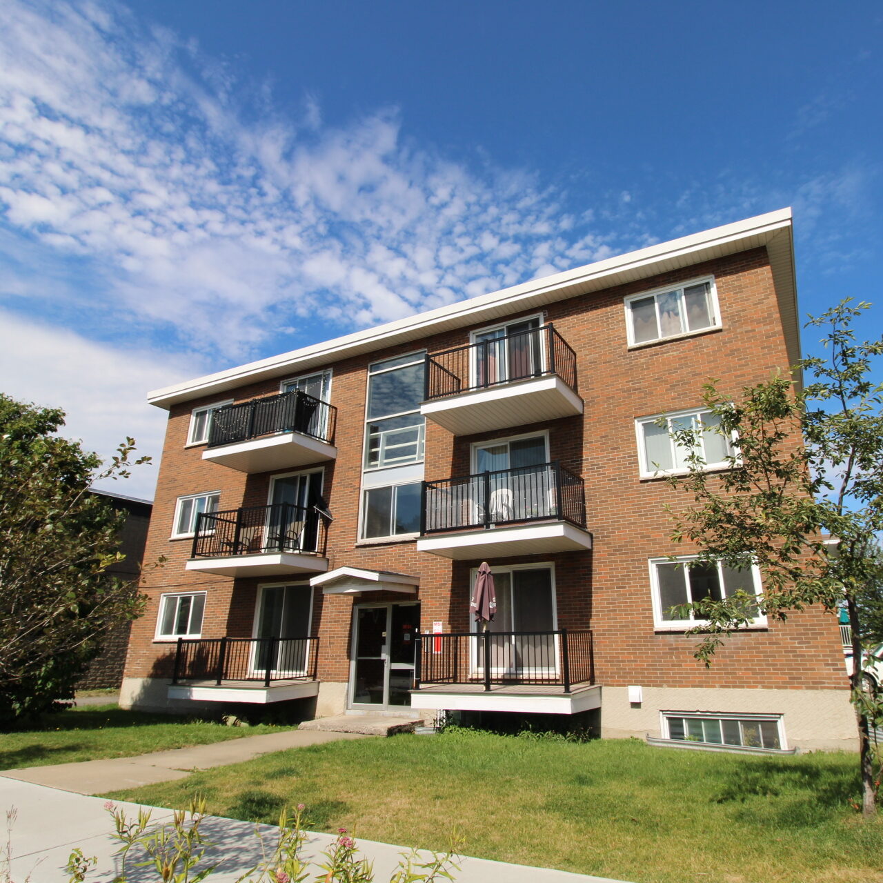 242 Avenue Chanoine-Côté #6