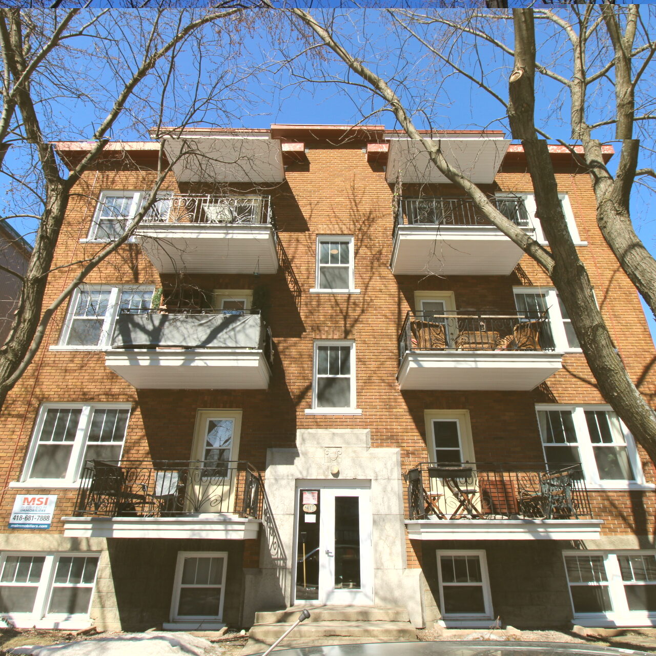 410 Rue Learmonth #8