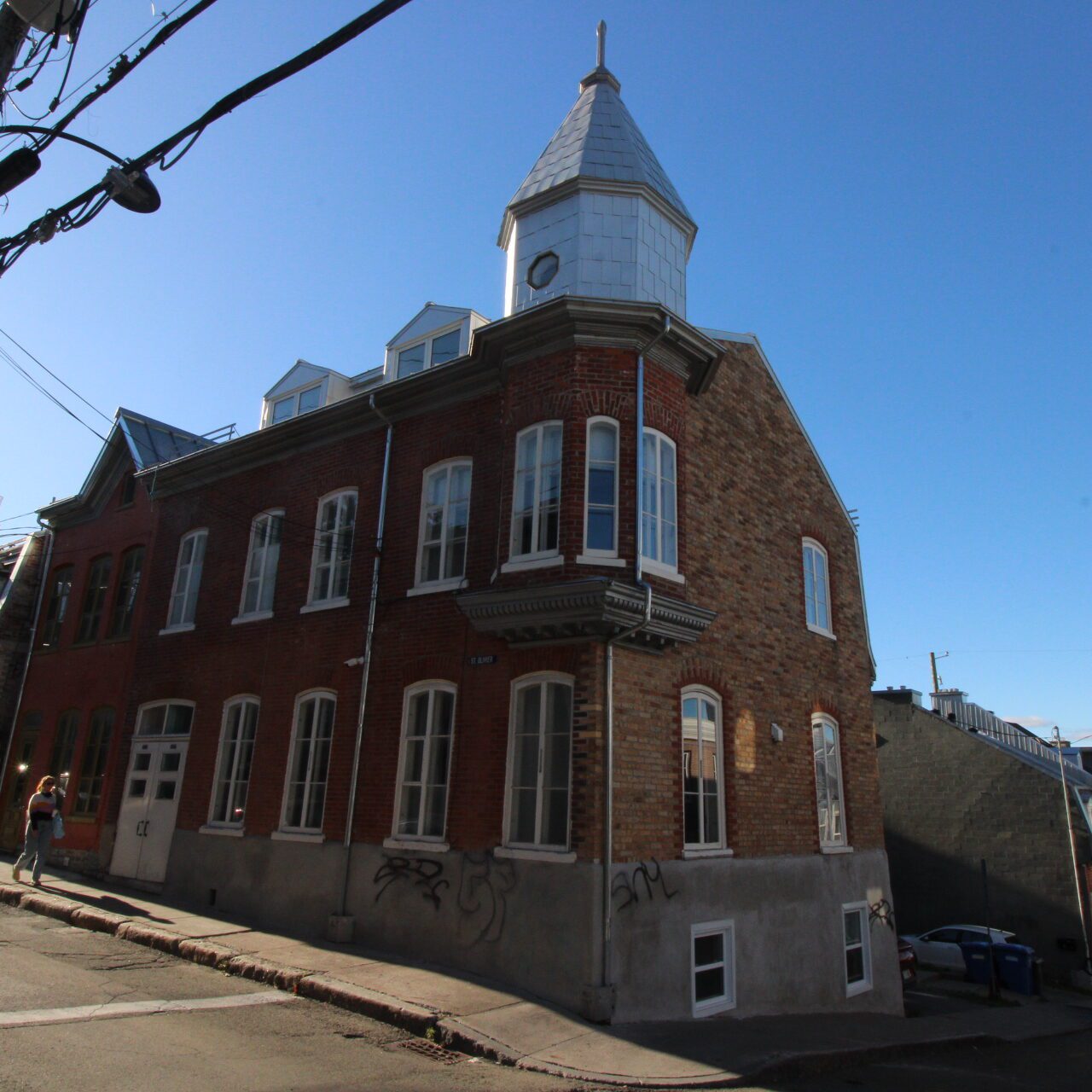 686 Rue Saint-Olivier