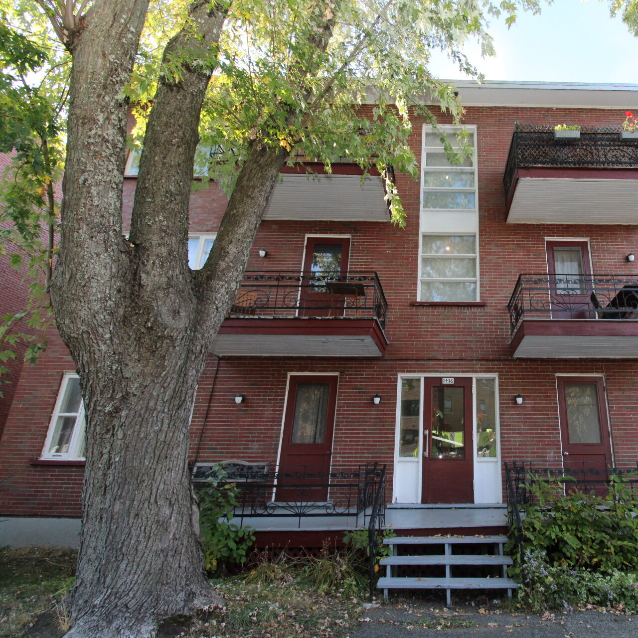 1416 Frontenac #6