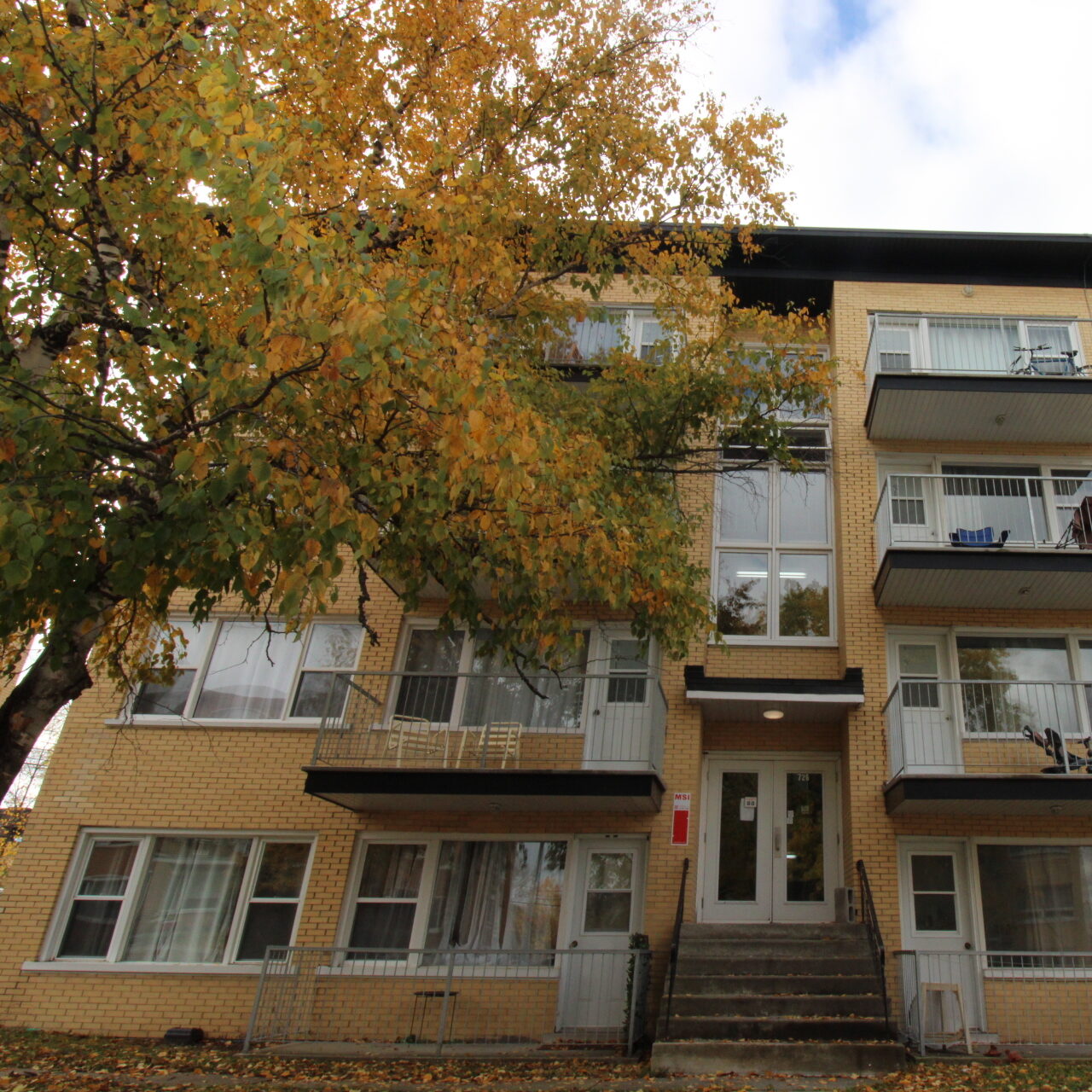 726 Avenue Myrand #5 726 Avenue Myrand #5