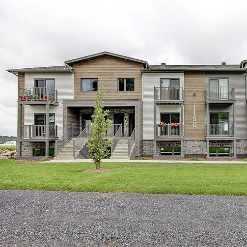 1160 Rue Principale Est