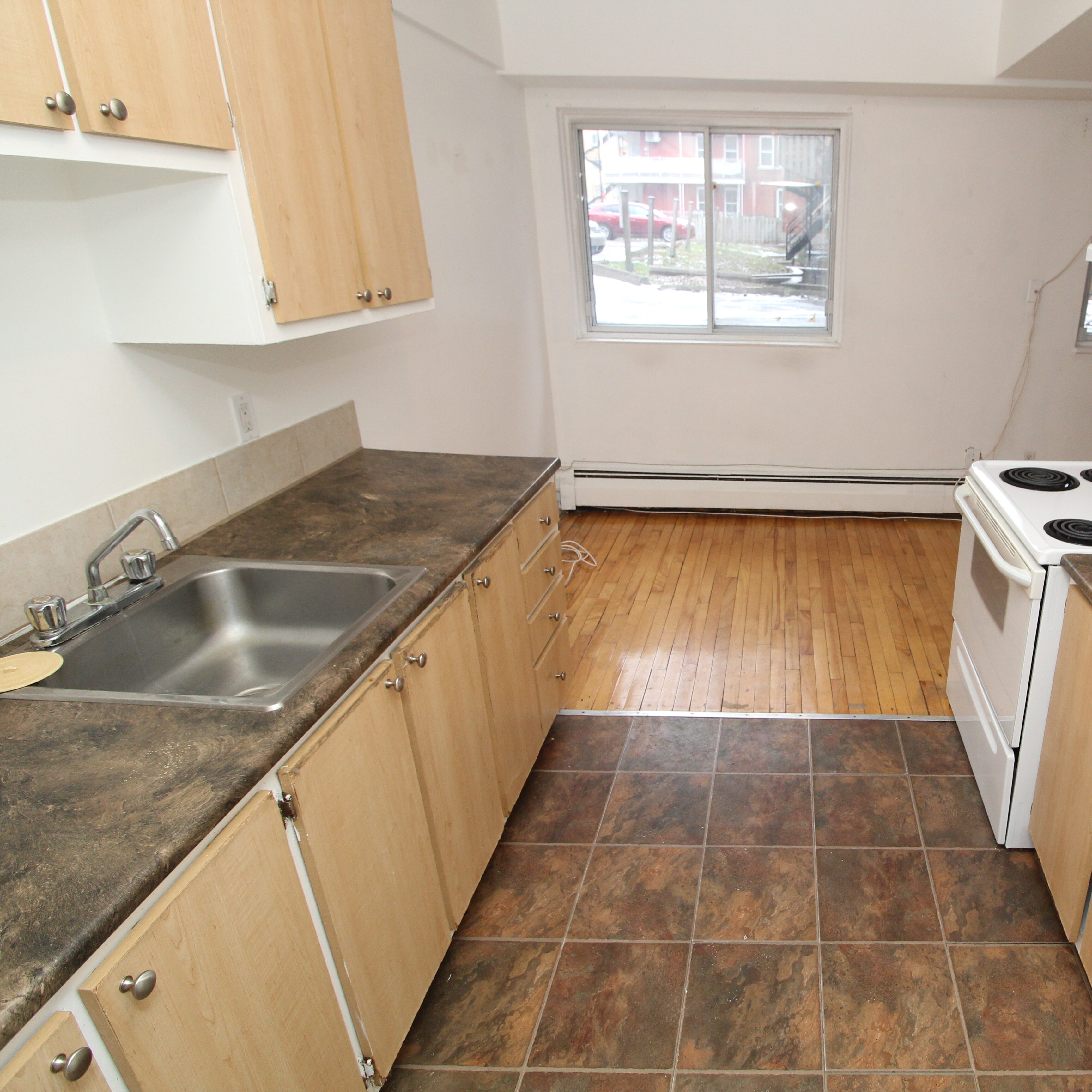 4444 Boulevard LaSalle #104