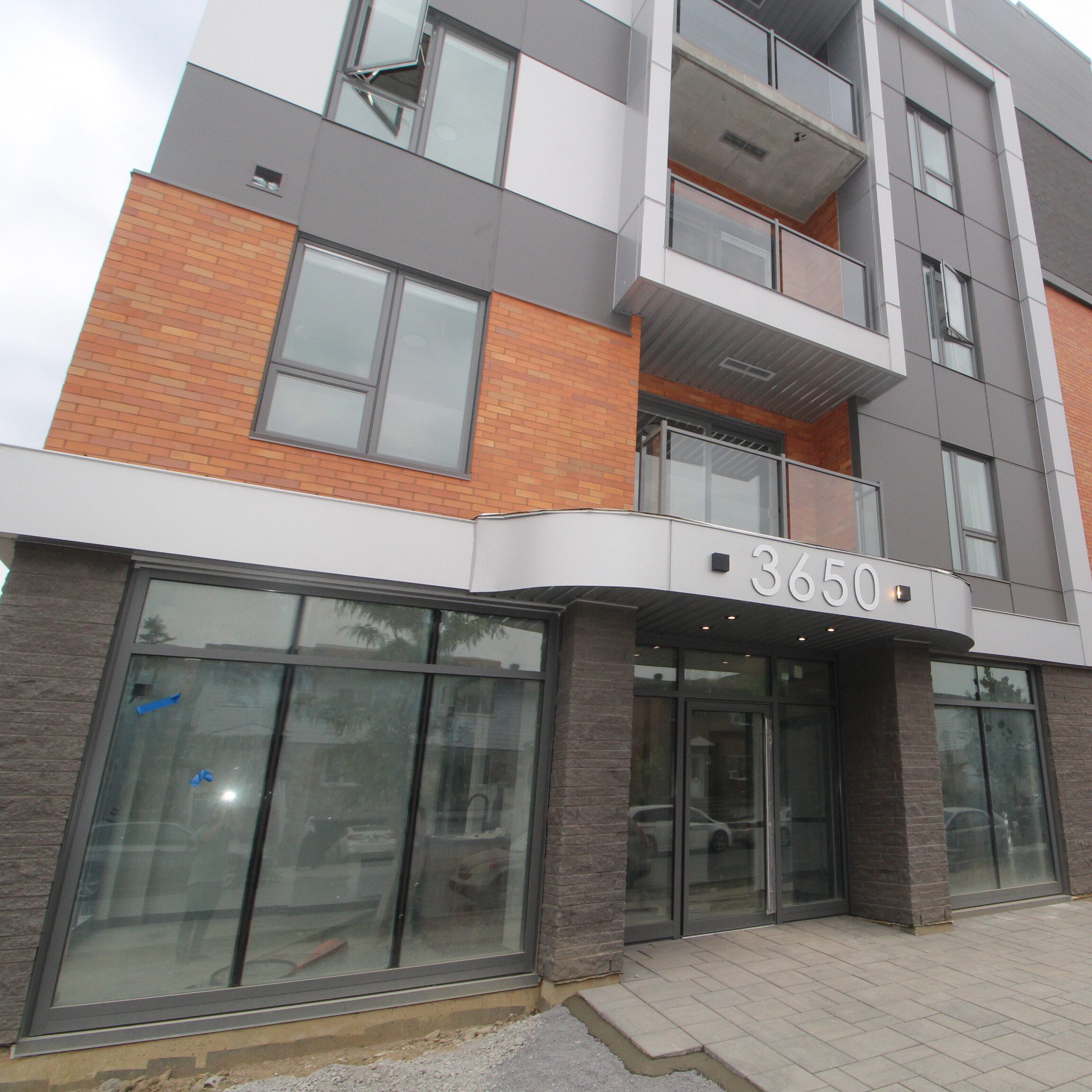 3650 Boulevard Perron