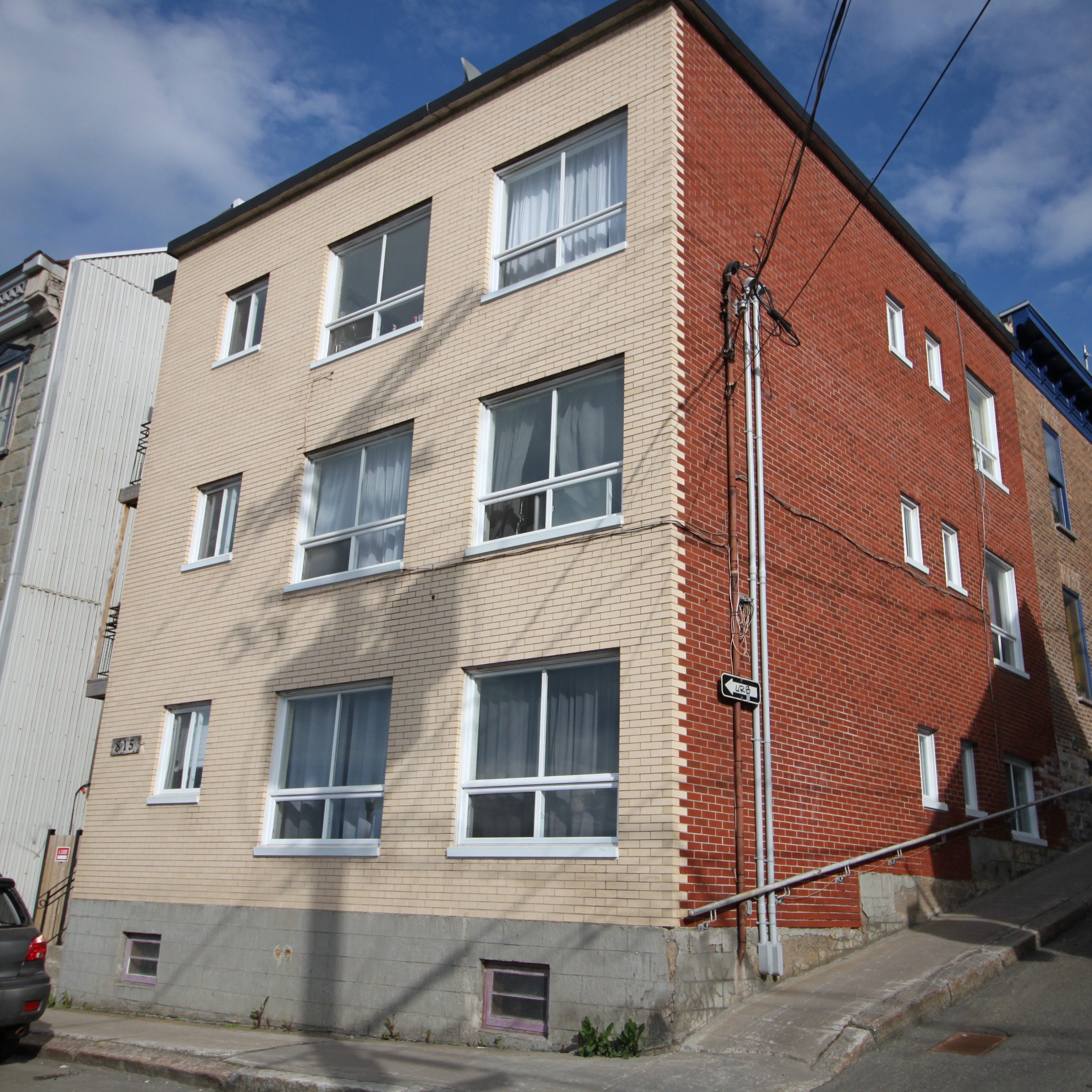 815 Rue Saint-Olivier #4