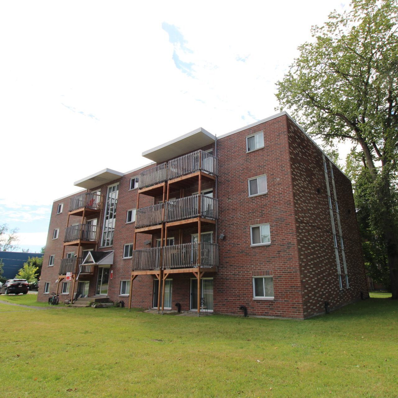 1308 Rue Provancher #21