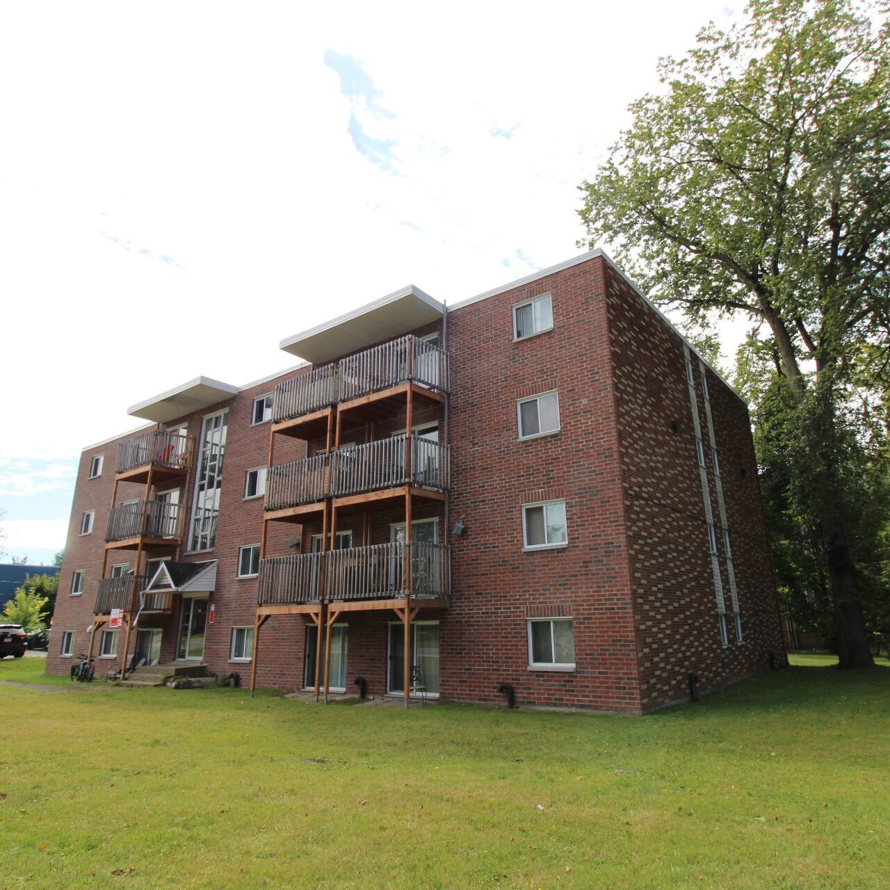 1308 Rue Provancher #23