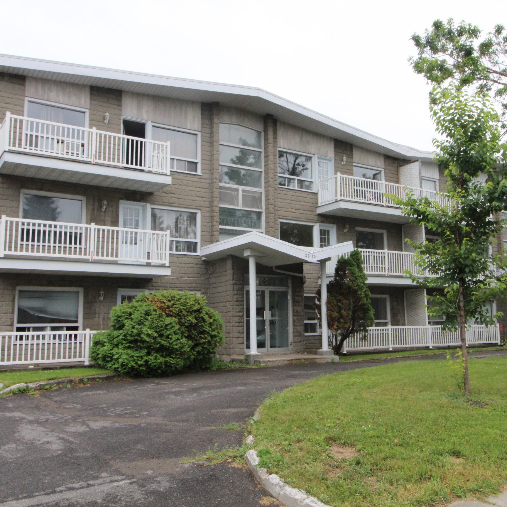 3025 Boulevard Neilson #2A