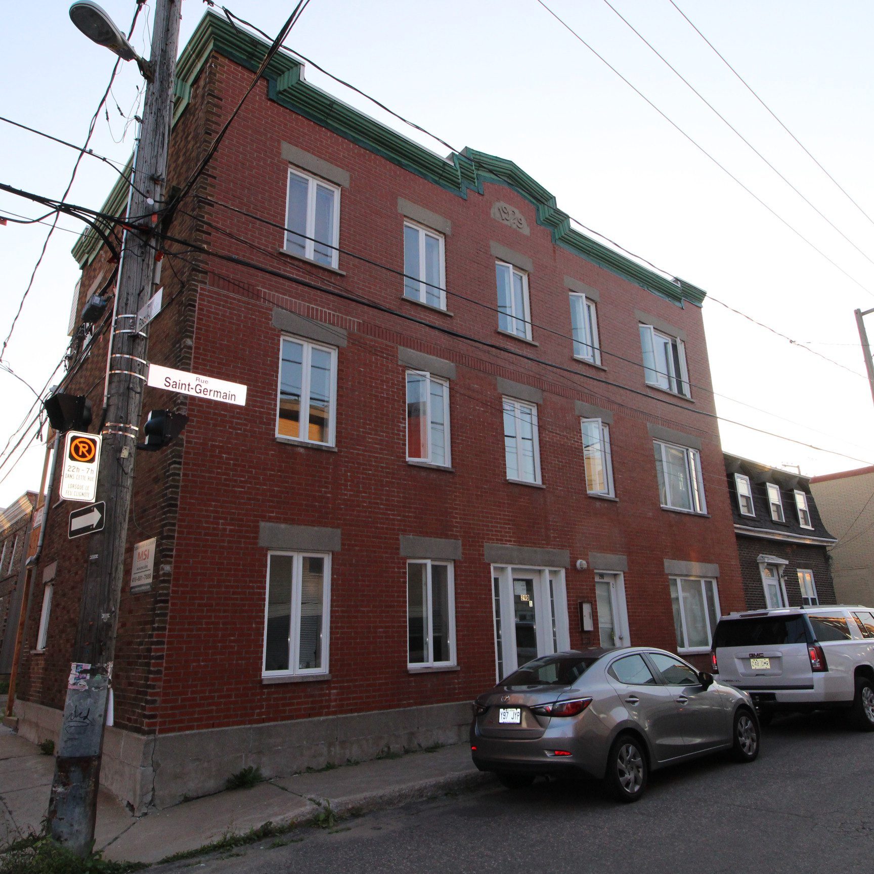 290 Rue Saint-Germain #2