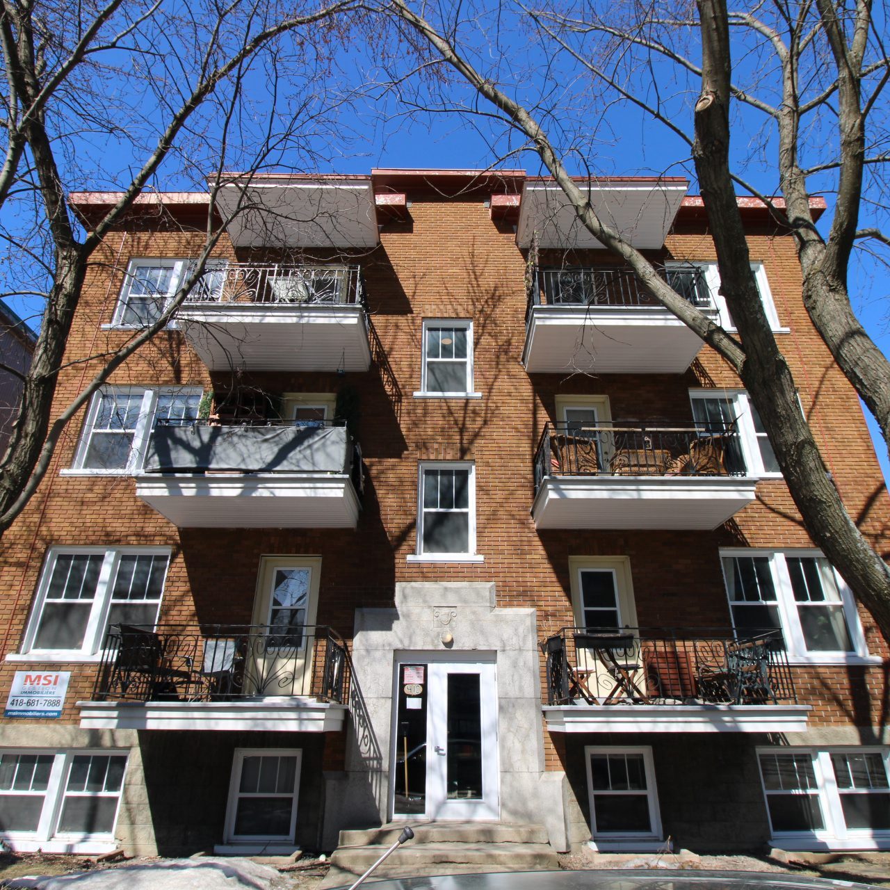 410 Rue Learmonth #3