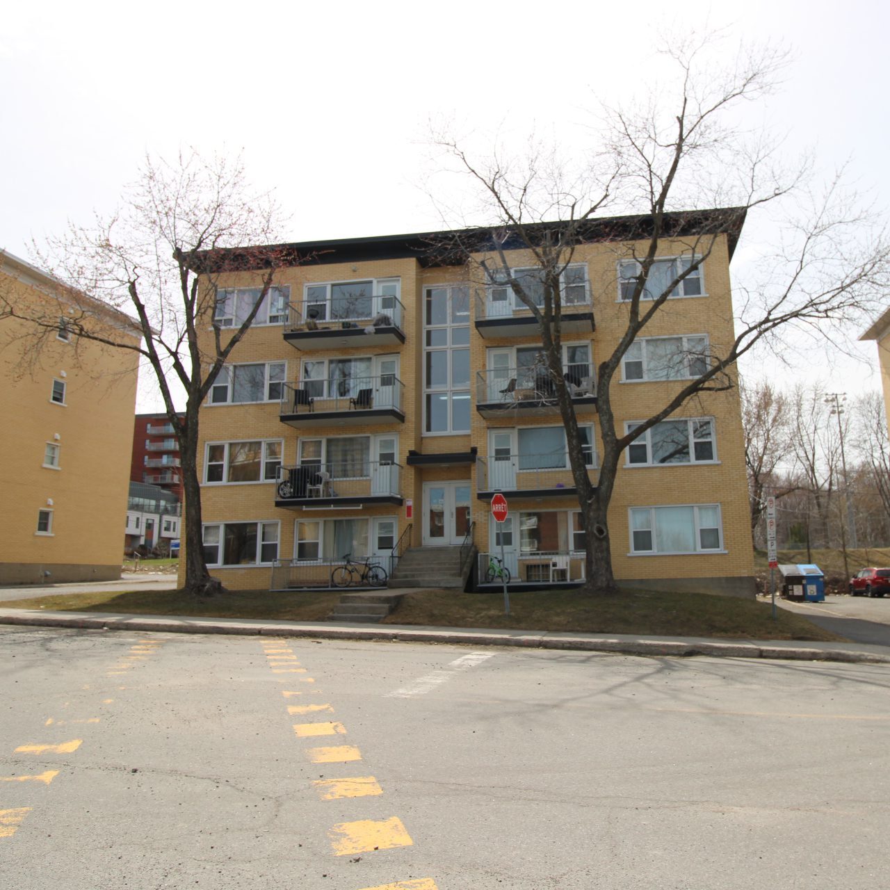 734 Avenue Myrand #1