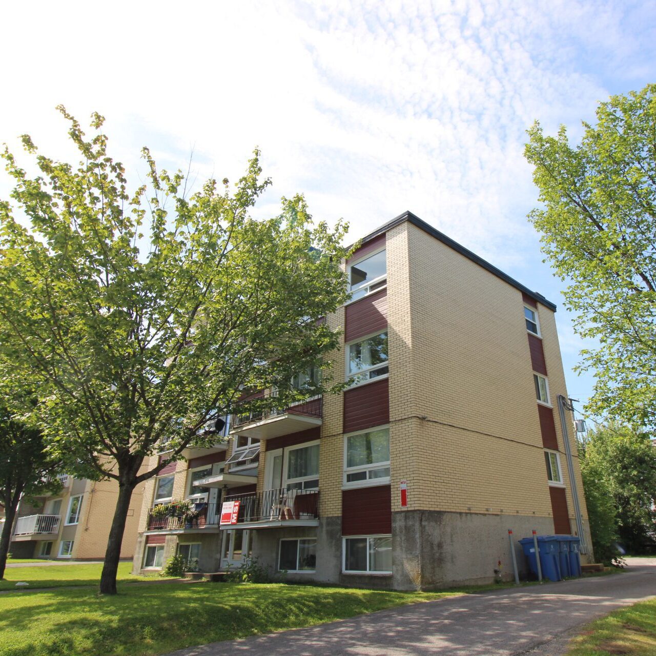 870 Rue Isidore-Garon #2