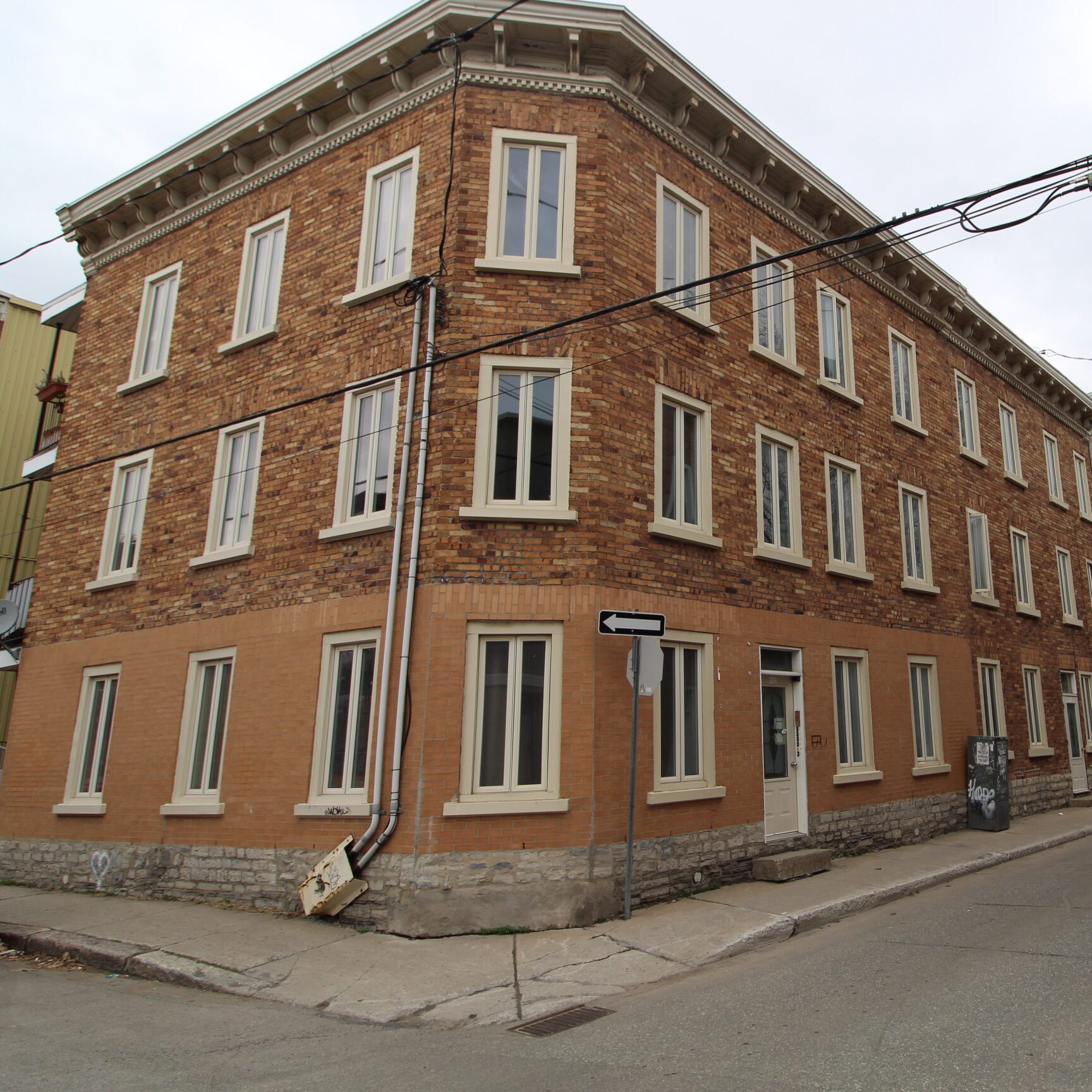 204 Rue de la Salle #2