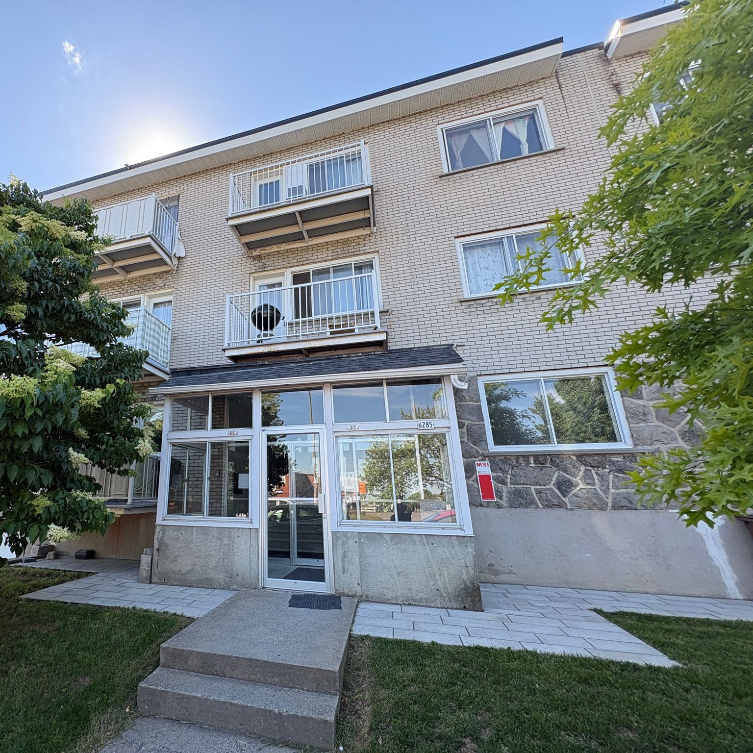 6285 Ave. Pierre-de Coubertin #8