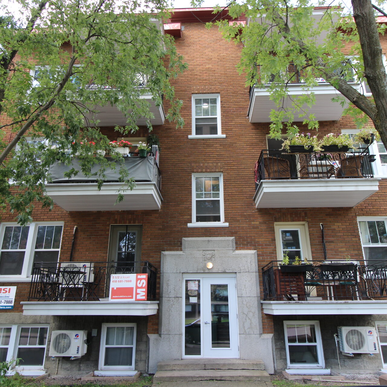 410 Rue Learmonth #2