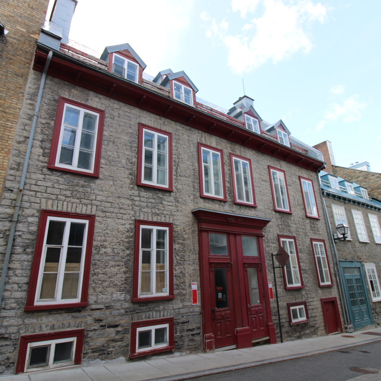 10 Rue Sainte-Famille #2