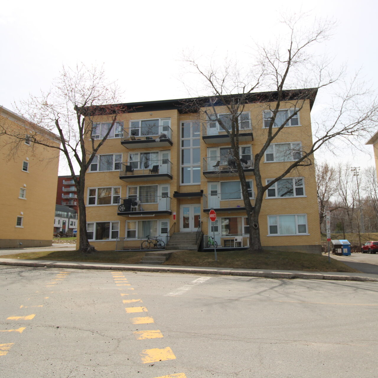 734 Avenue Myrand #1