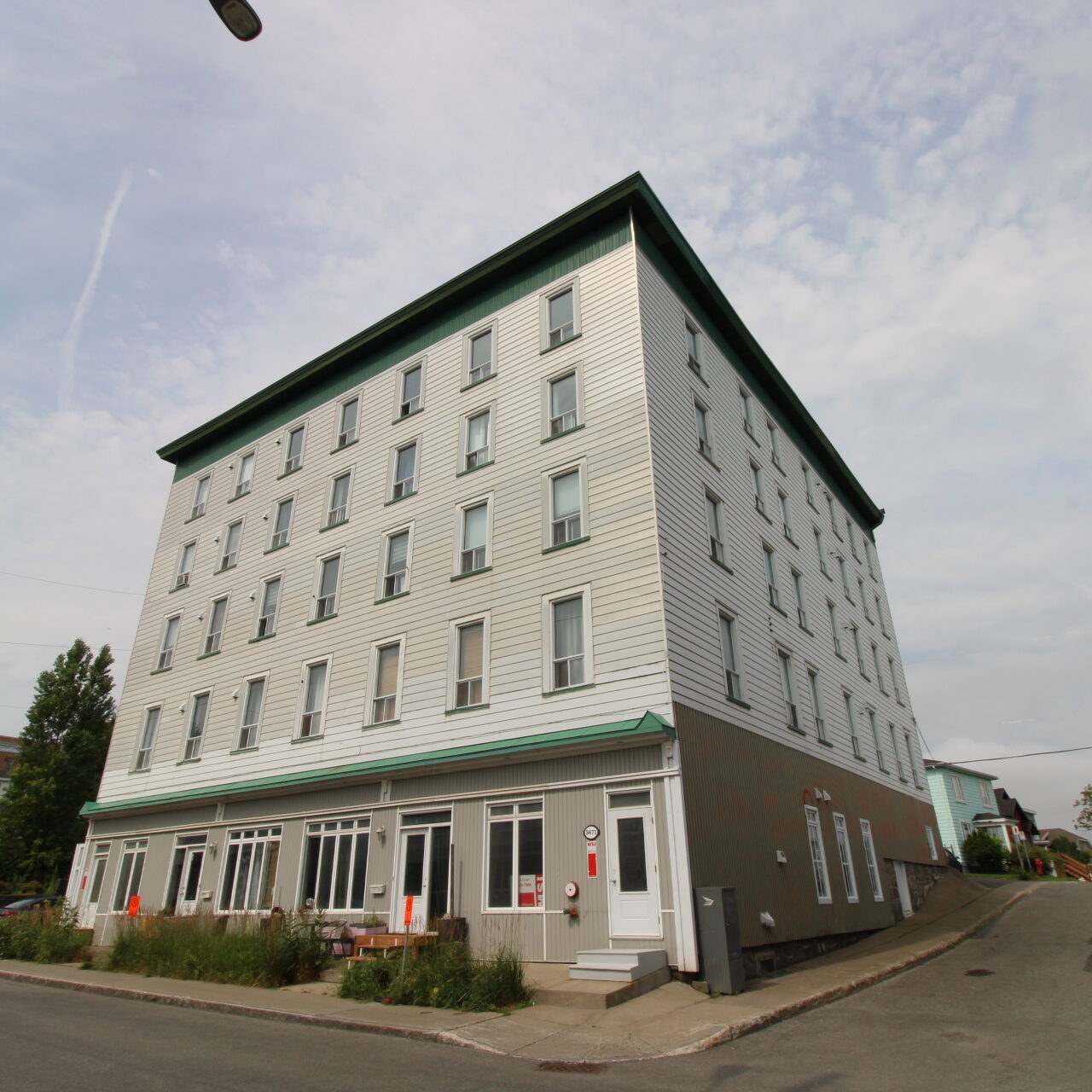 5671 rue Saint Louis #521
