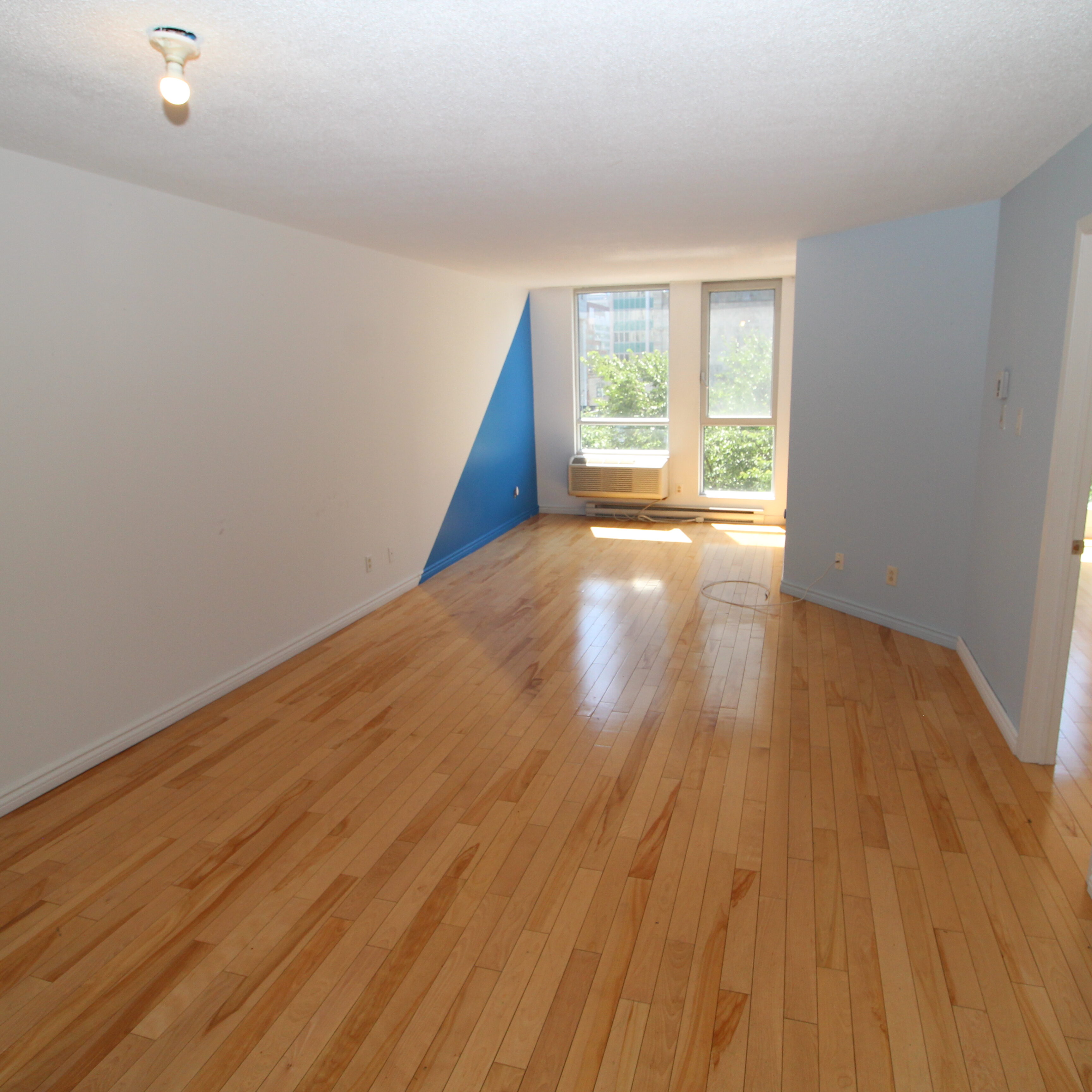 88 Rue Charlotte #605