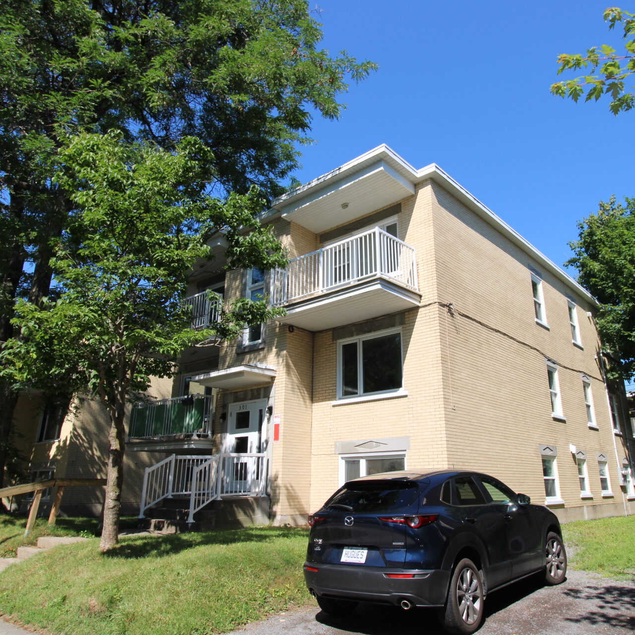 301 Rue des Lilas E #2