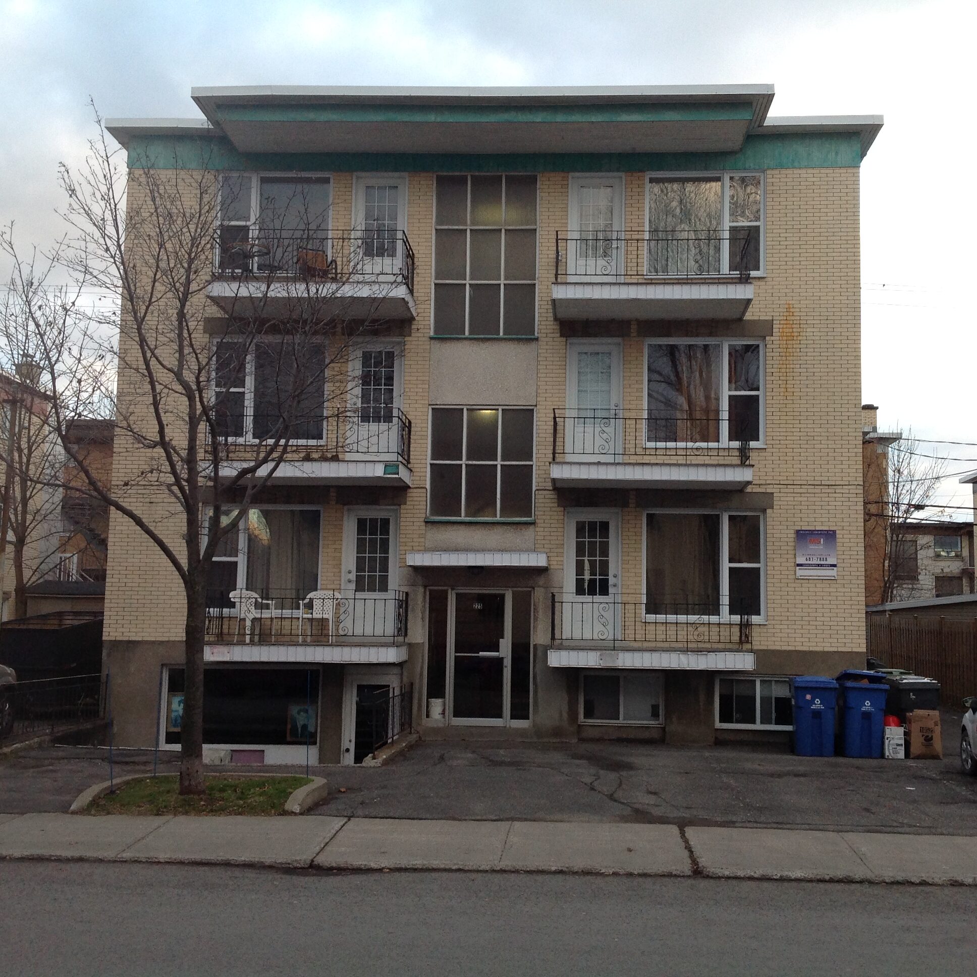 225 Rue des Chênes O #2 225 Rue des Chênes O #2