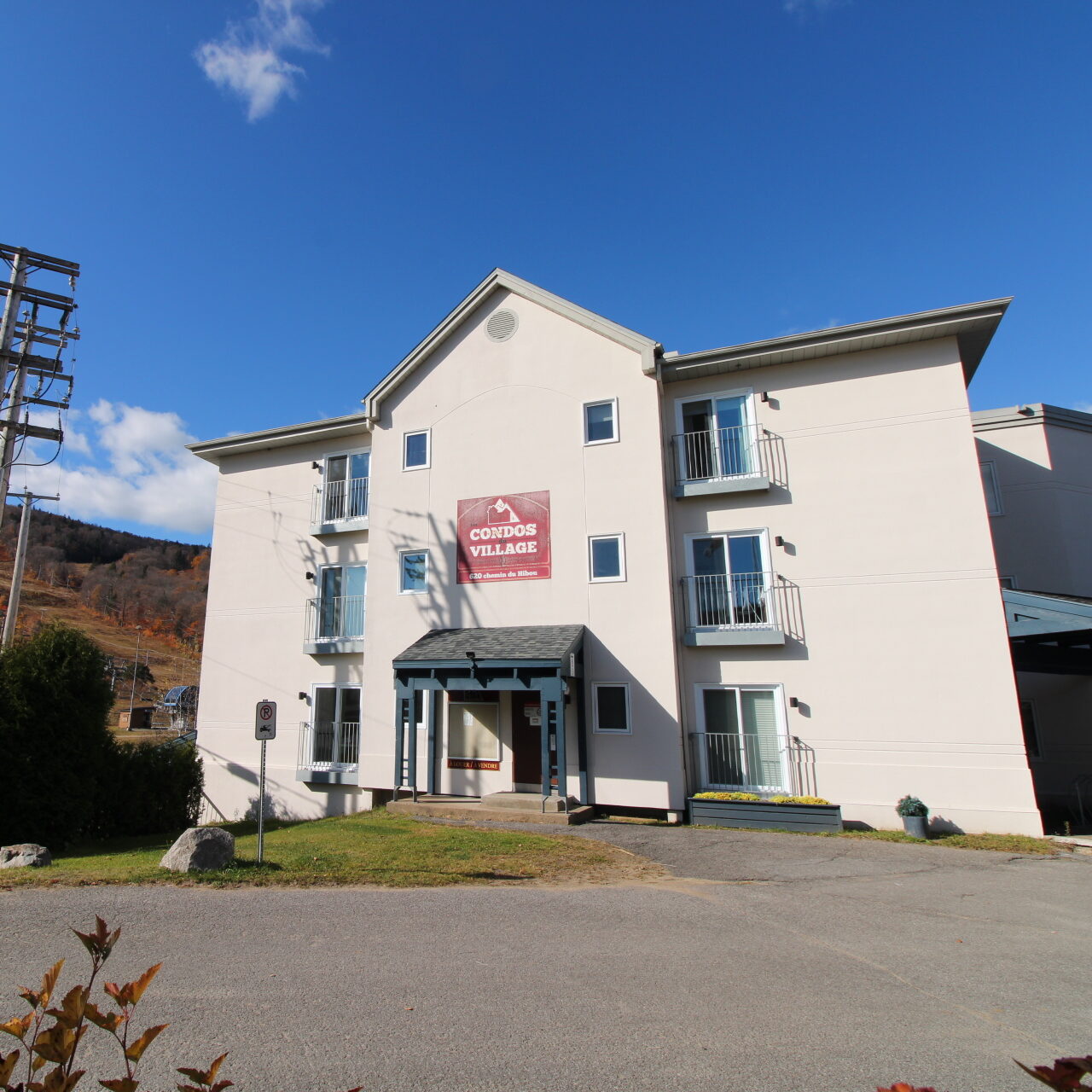 620 Chemin du Hibou #312 620 Chemin du Hibou #312