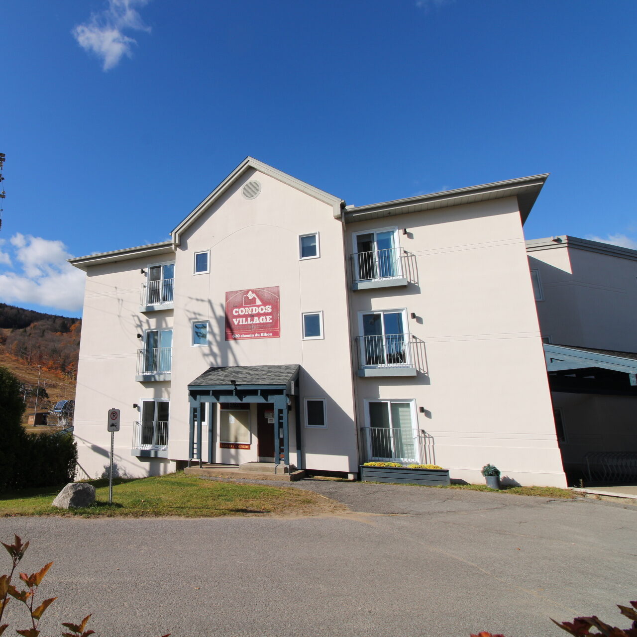 620 Chemin du Hibou #310 620 Chemin du Hibou #310
